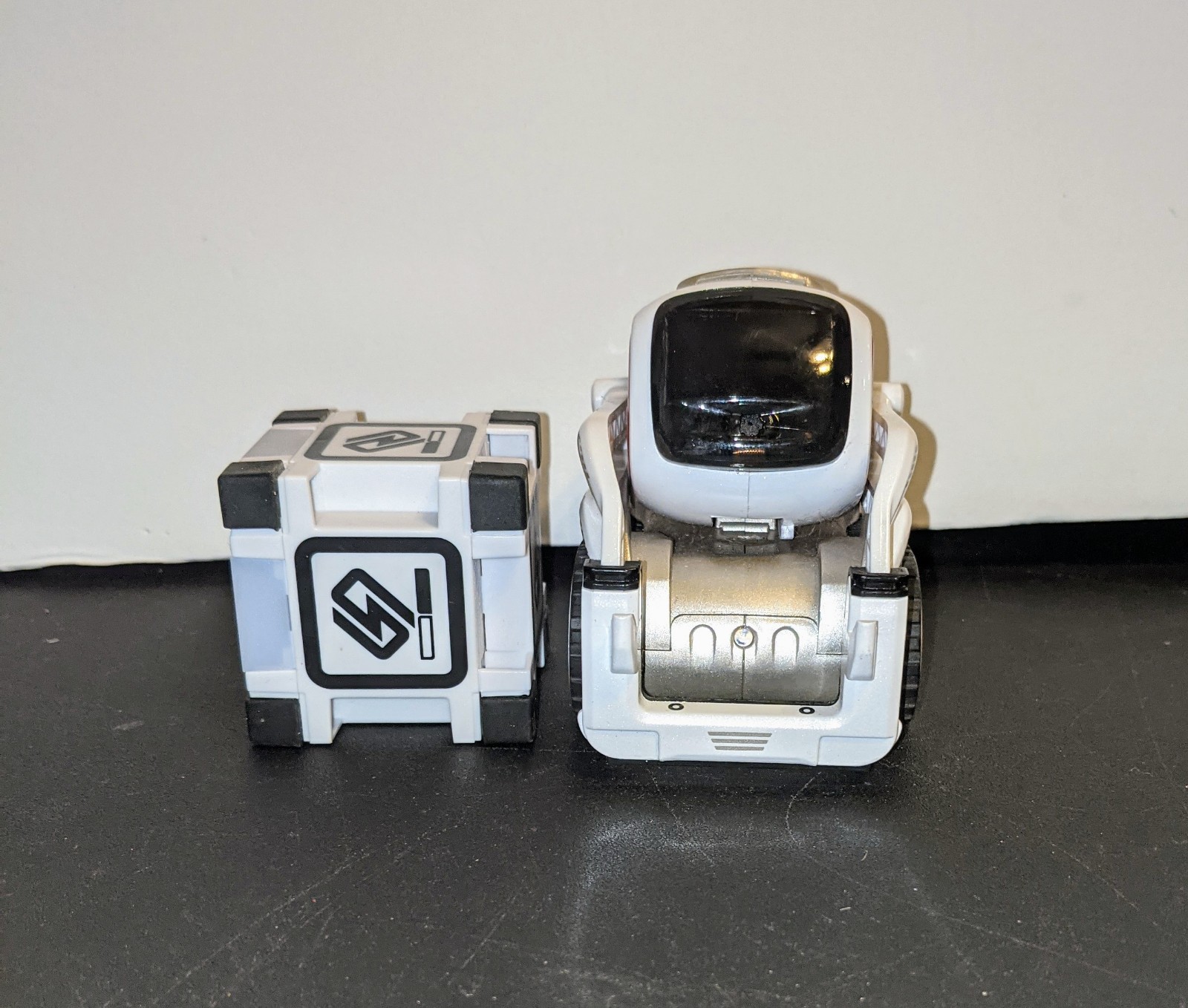 Anki Cozmo Robot With Cube UNTESTED