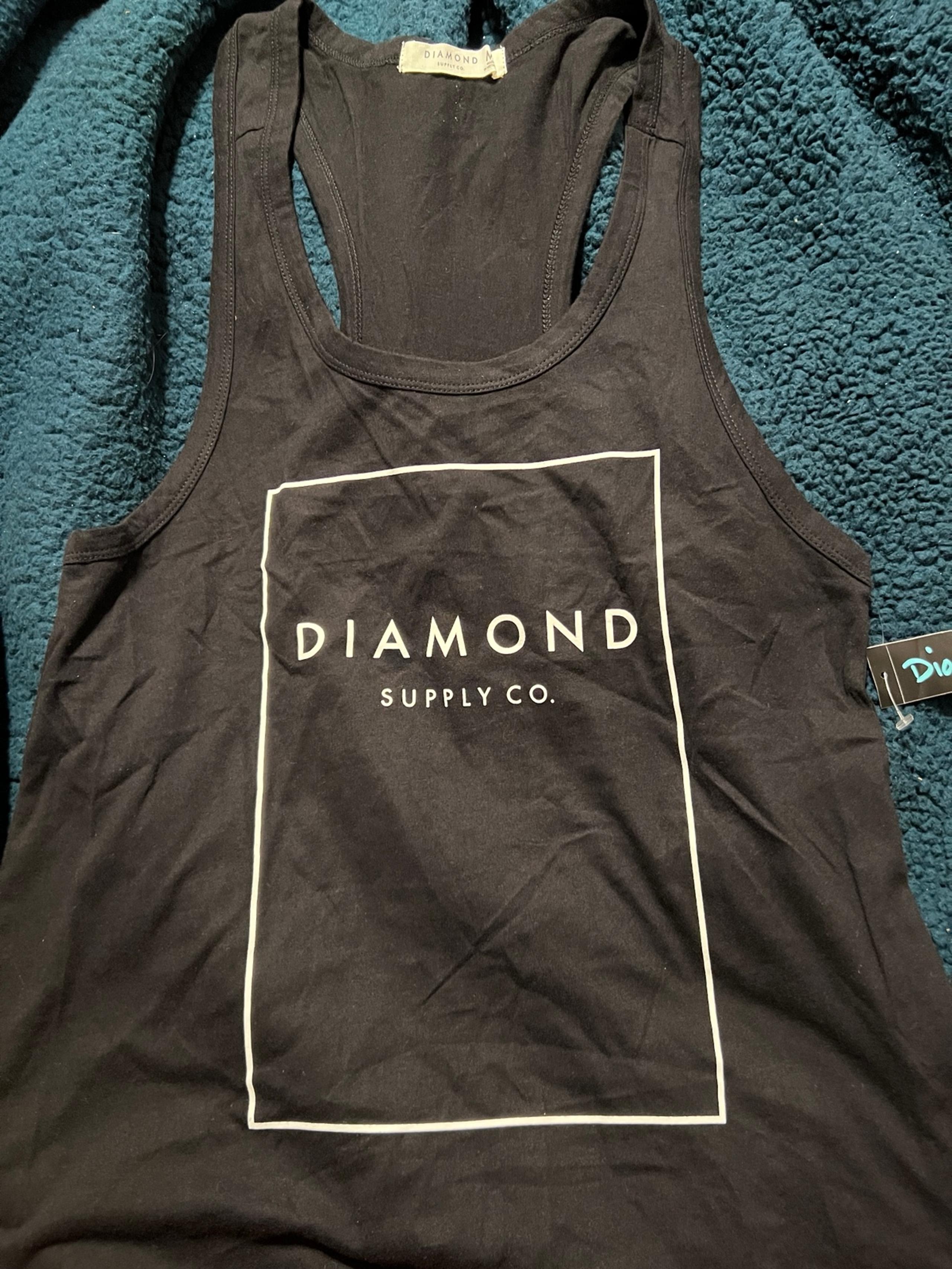 Diamond Supply Tank size Medium