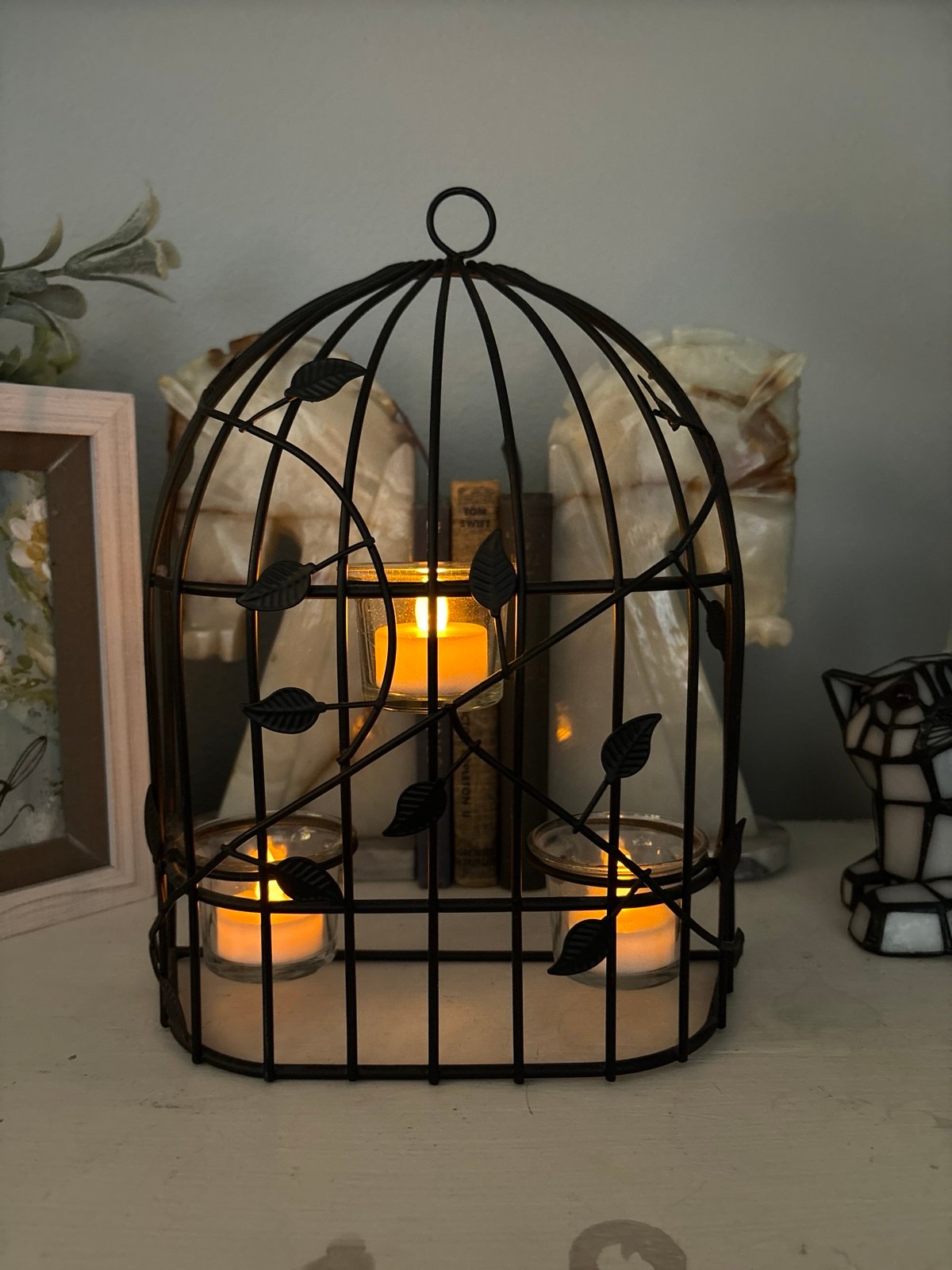Vintage Black-Bronze Leaf Candle Holder with Flickering Tea Lights