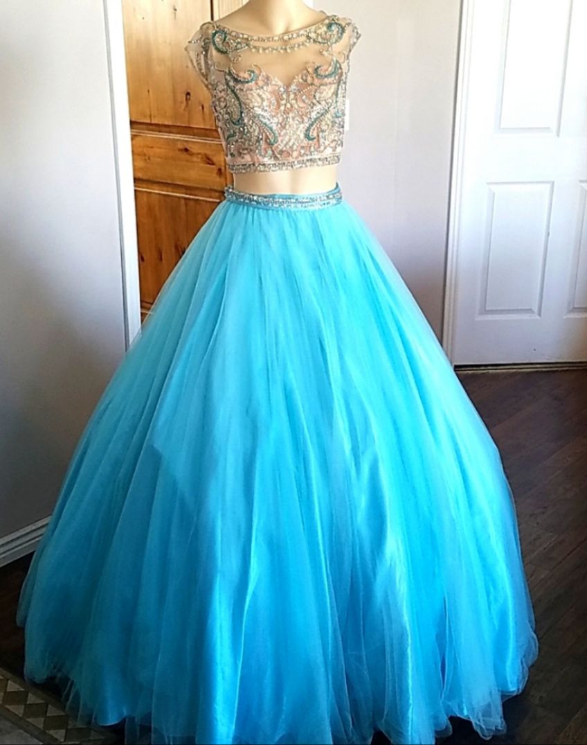 Juliet size small prom Dress
