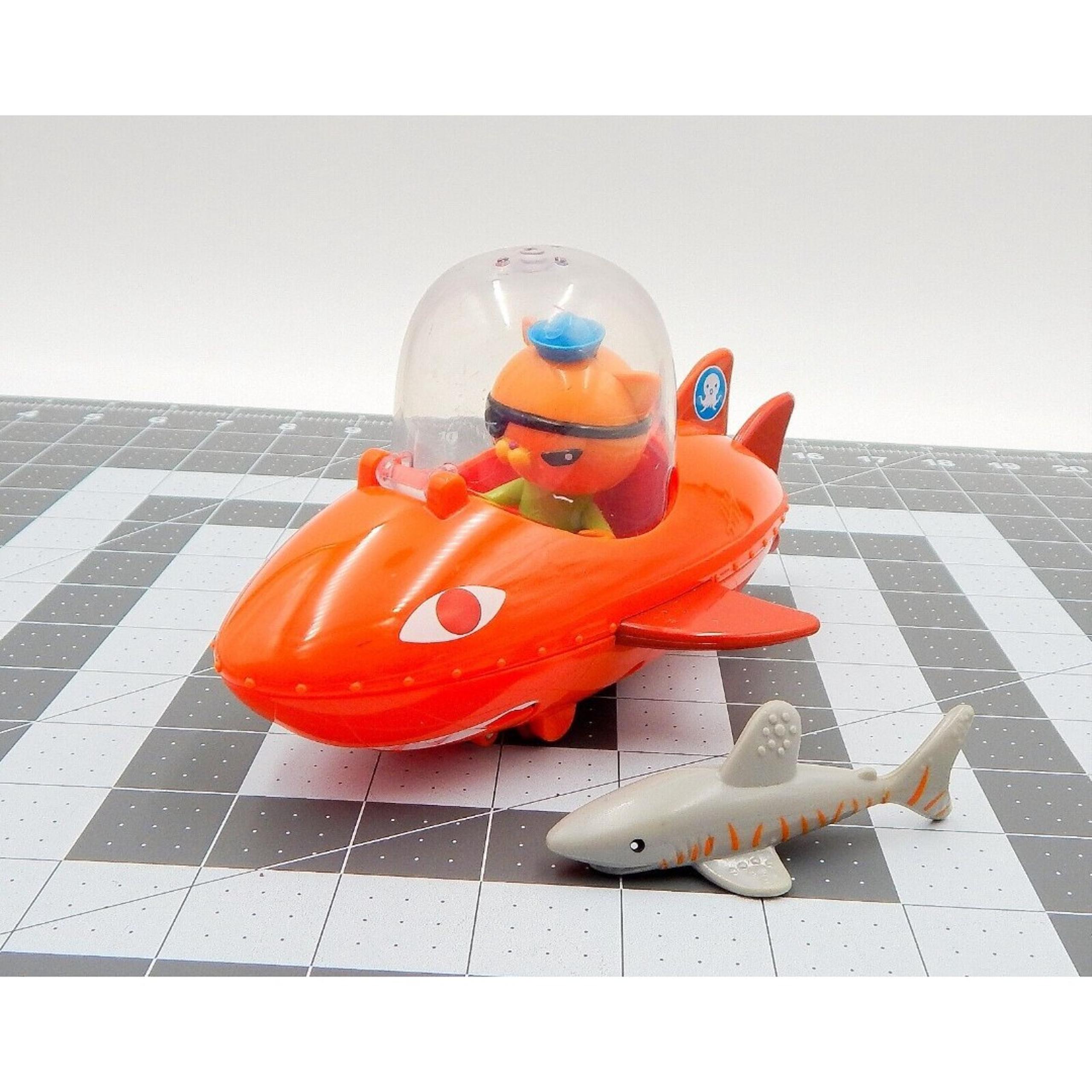 Octonauts Gup B Chomping Action Shark Submarine Vehicle Shark Kwazii Figure 2010