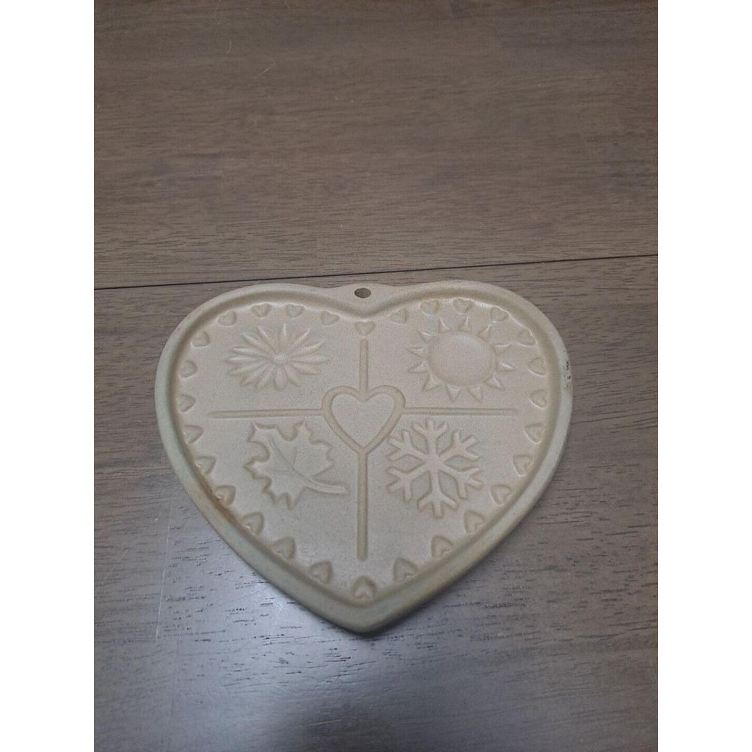 Vintage Pampered Chef Stoneware "Seasons Of The Heart" Cookie Mold- 1997