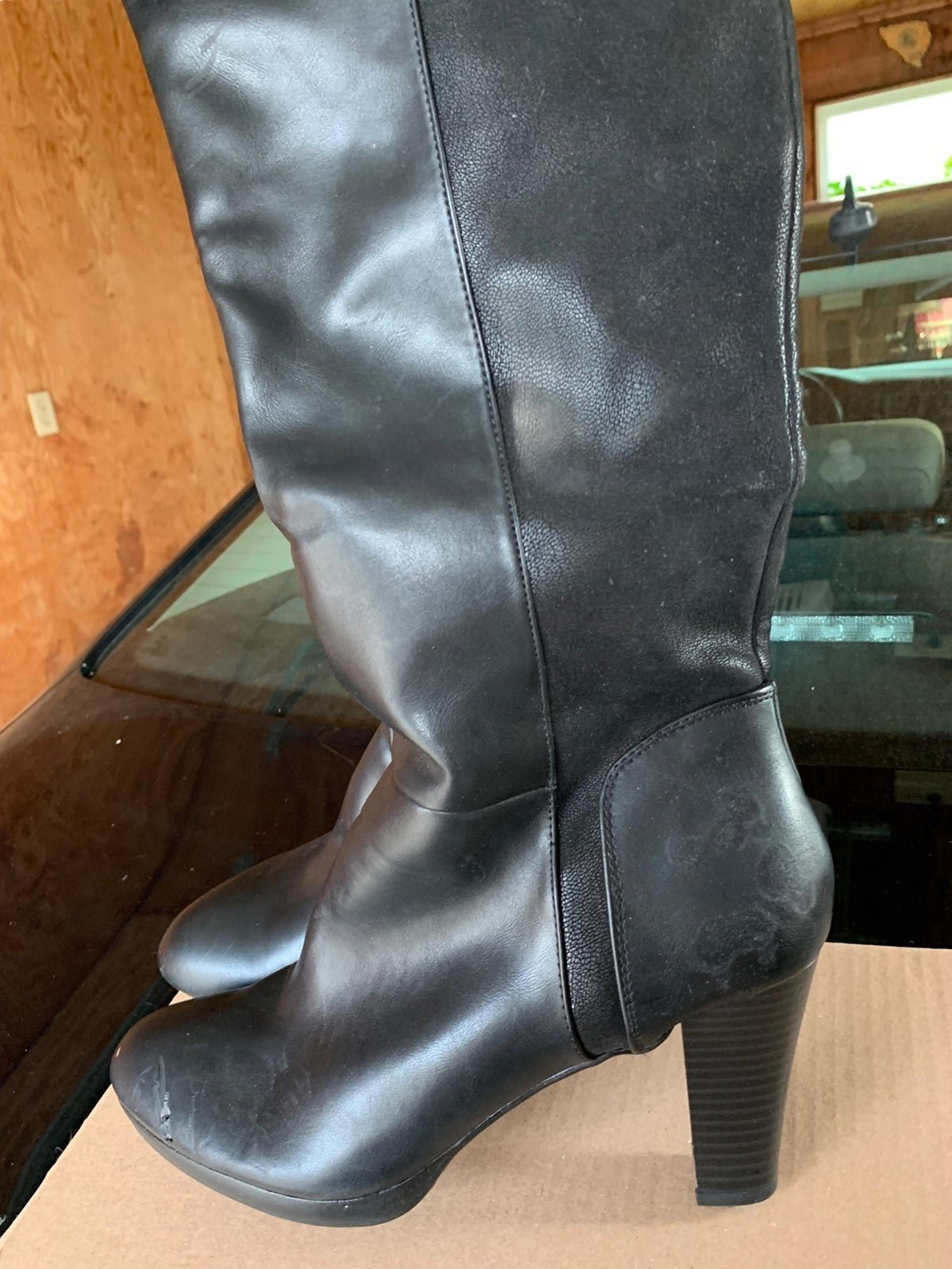 Wornington Women’s boots, Black, Size 9.5
