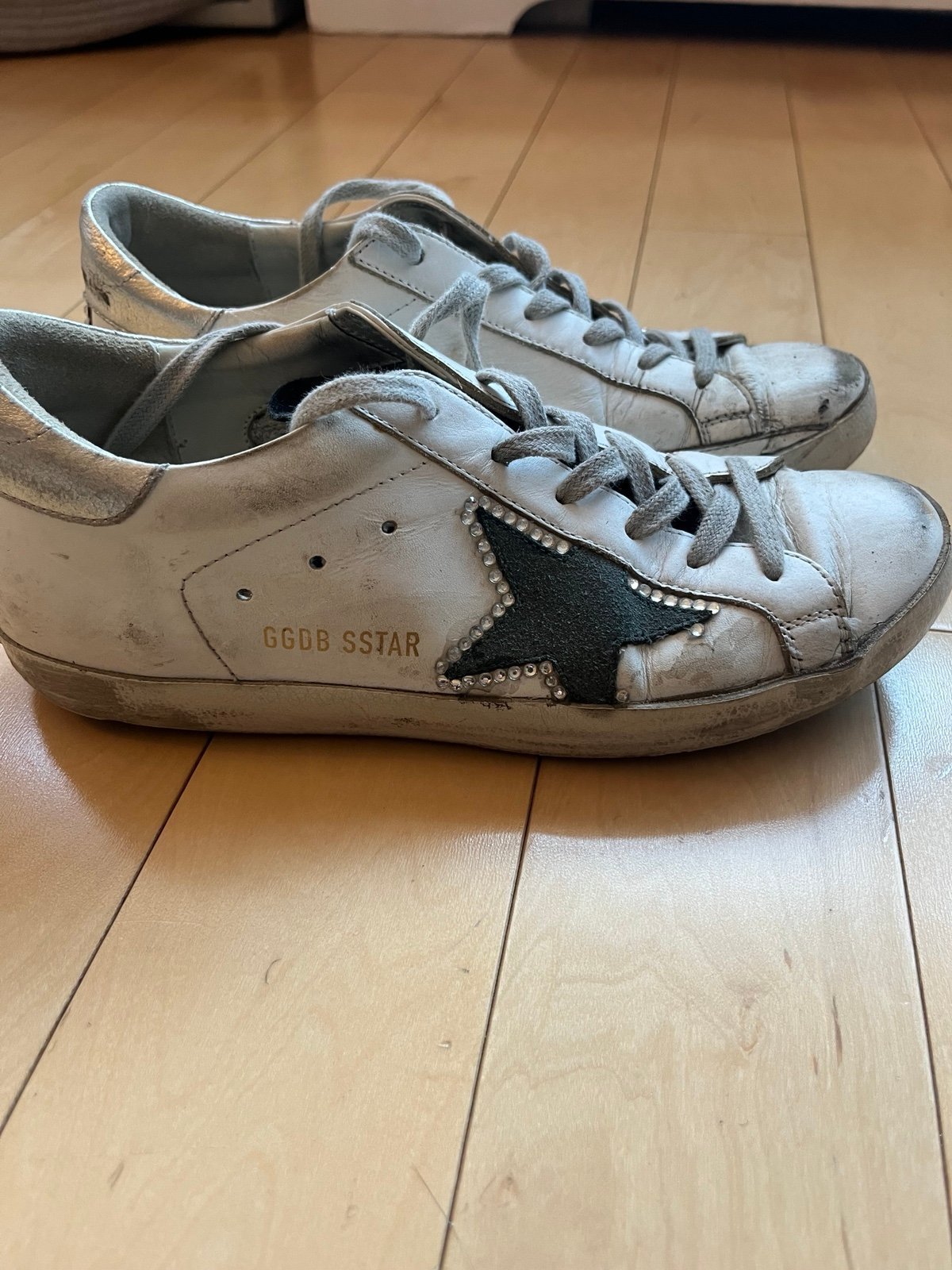 Golden Goose Women’s Size 37 sneaker. Used sneakers w brand new insoles & box