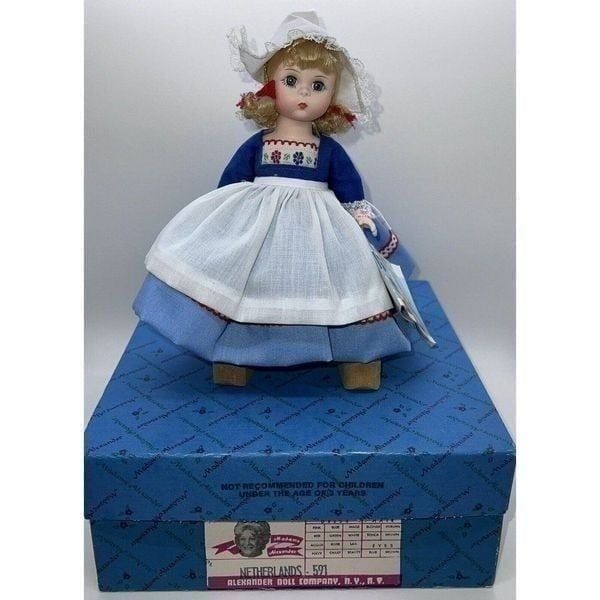 Madame Alexander Doll Netherlands 591 Girl 8 Friends From Foreign Lands Vintage