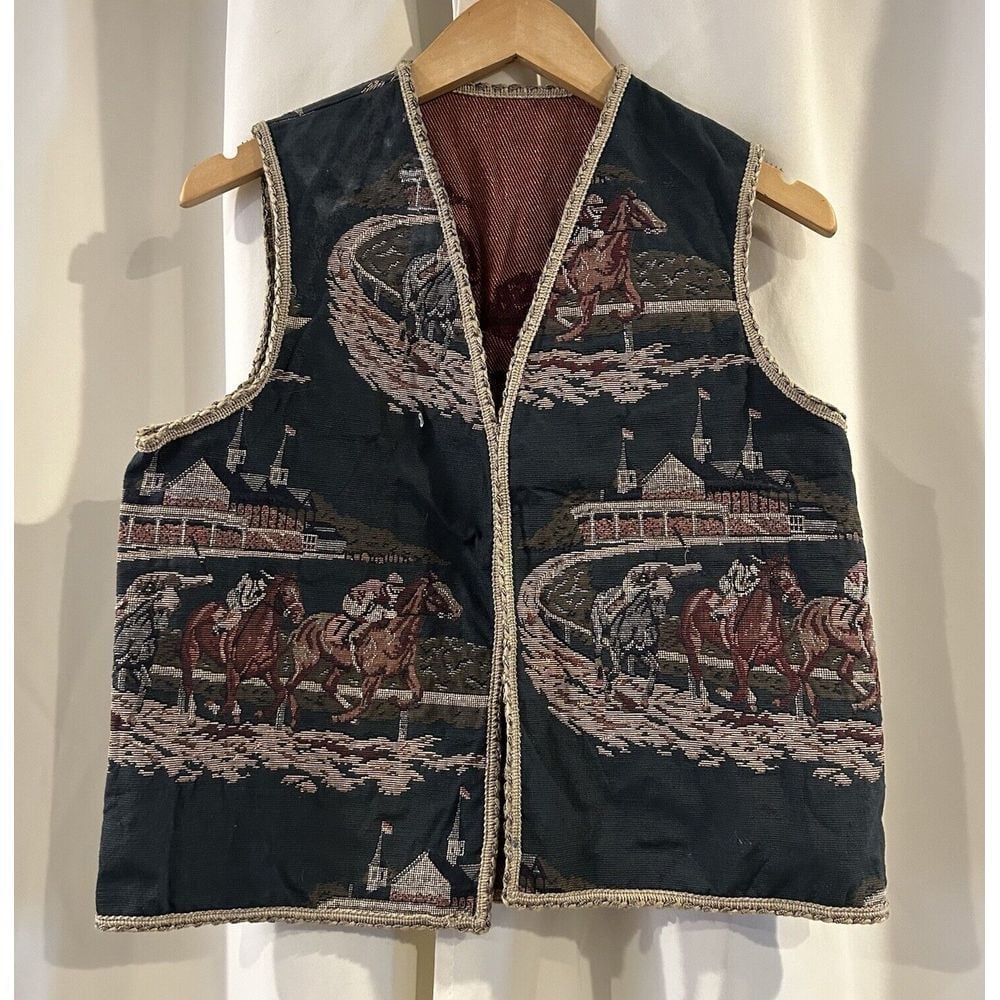 HORSE RACING SCENE ON QUALITY MATERIAL MADE INTO A VEST WOMENS