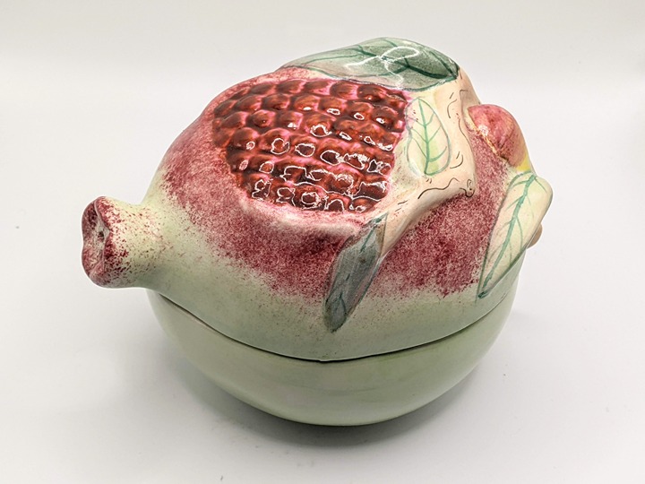 Vintage Chinoiserie Porcelain Pomegranate Lidded Box
