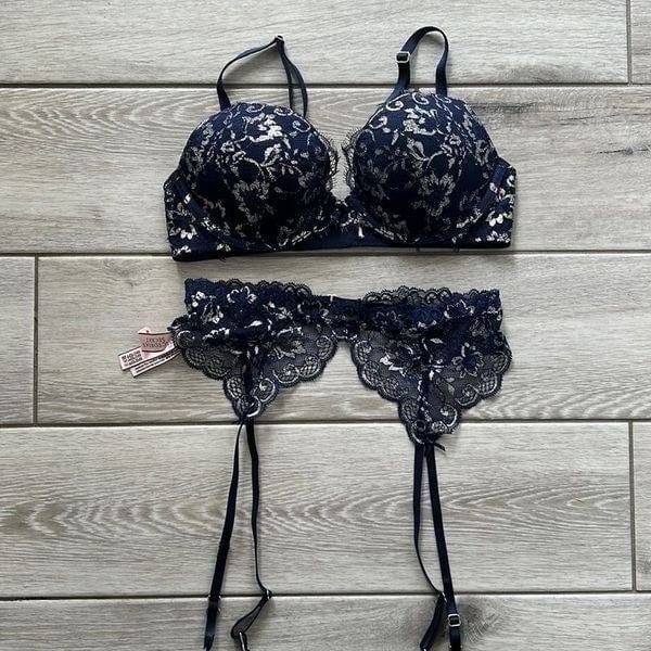 Victoria’s Secret dream Angels push up bra and garter set blue and silver