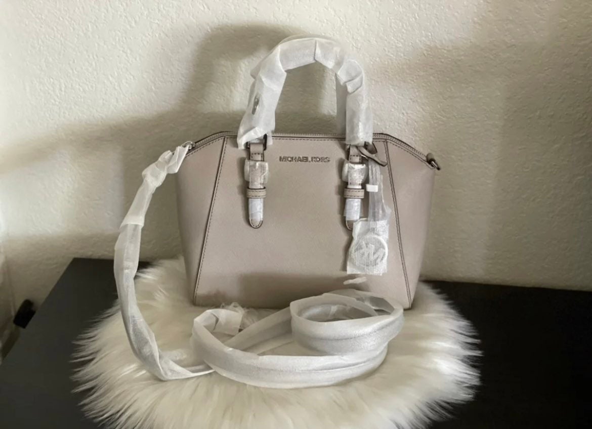 Michael Kors Ciara MD Saffiano Messenger