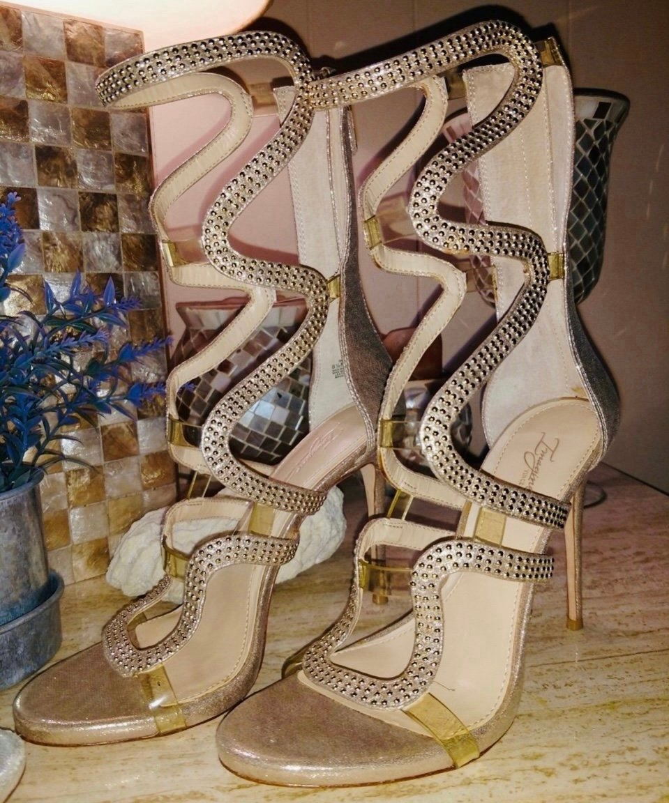 NEW - VINCE CAMUTO “ IMAGINE “ GOLD ZIP BACK STILETTO GLADIATOR SANDALS, WMS SZ