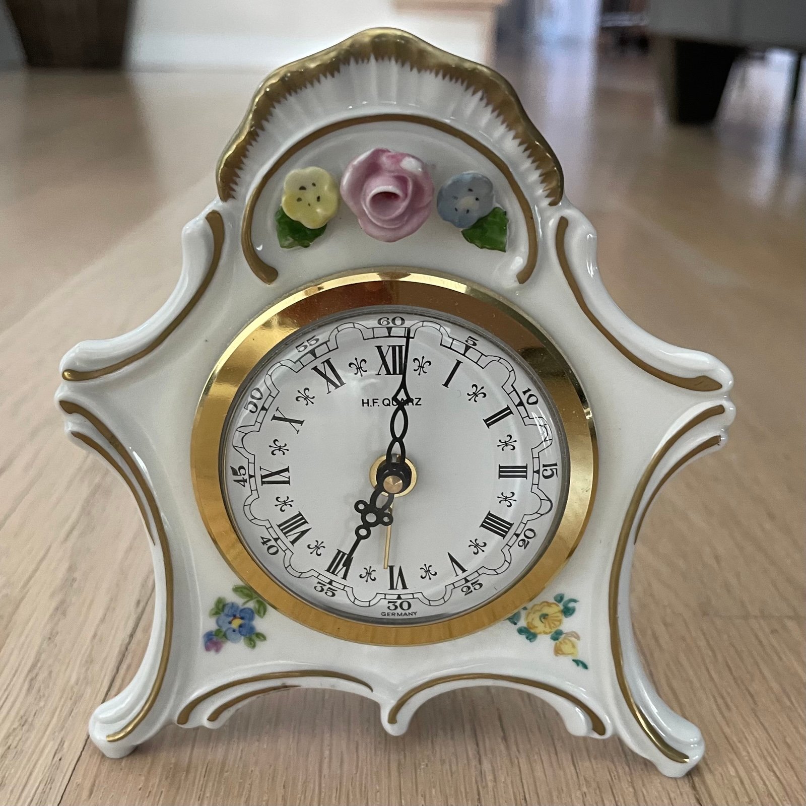 Linder Germany Hand Painted Flower & Gold Quartz Clock
