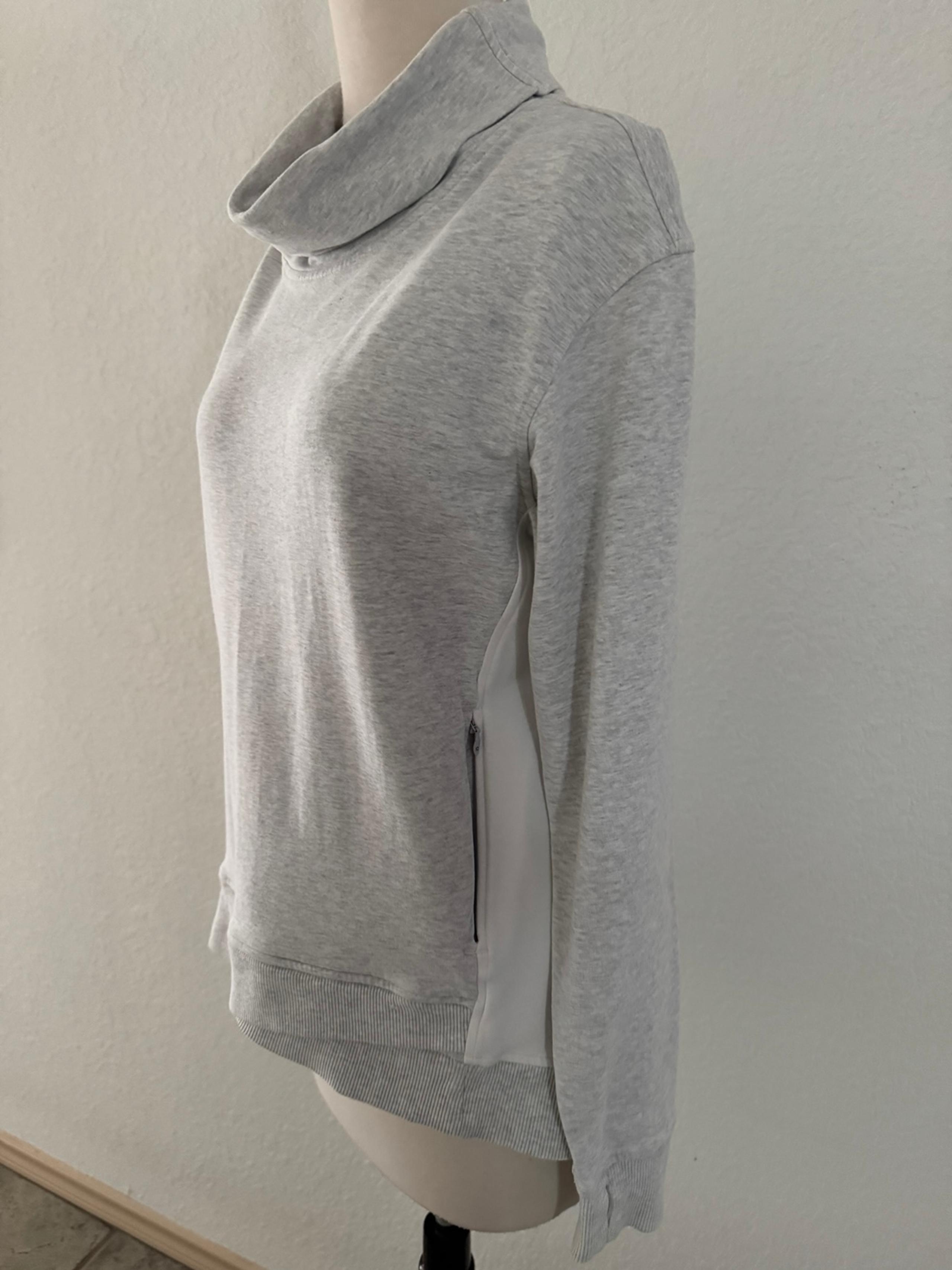 Lululemon Athletica Gray w/White High Neck Pullover Sweatshirt Size 8