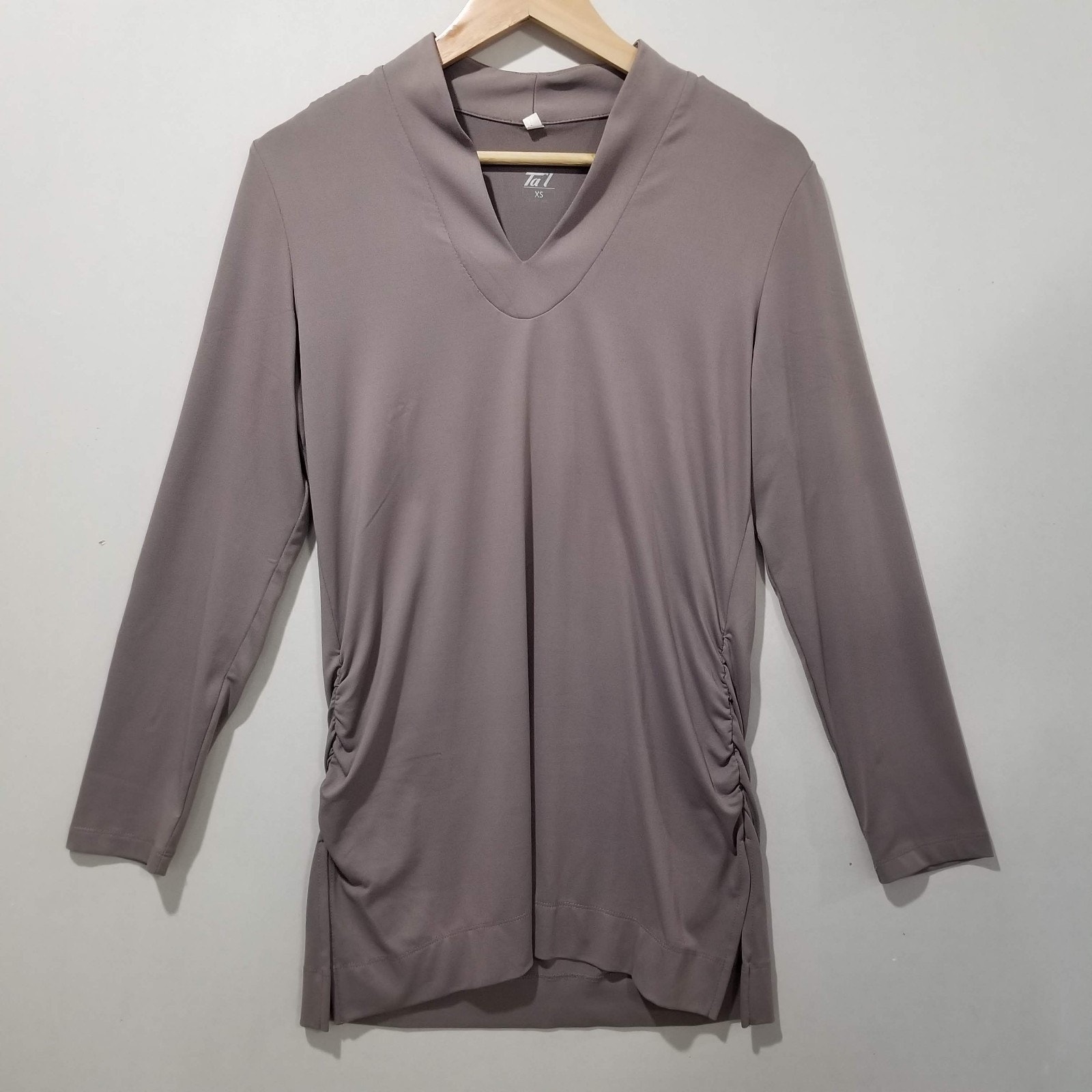 Tail Top Womens Size XS Long Sleeve Performance Shirt Tennis Pickleball Golf