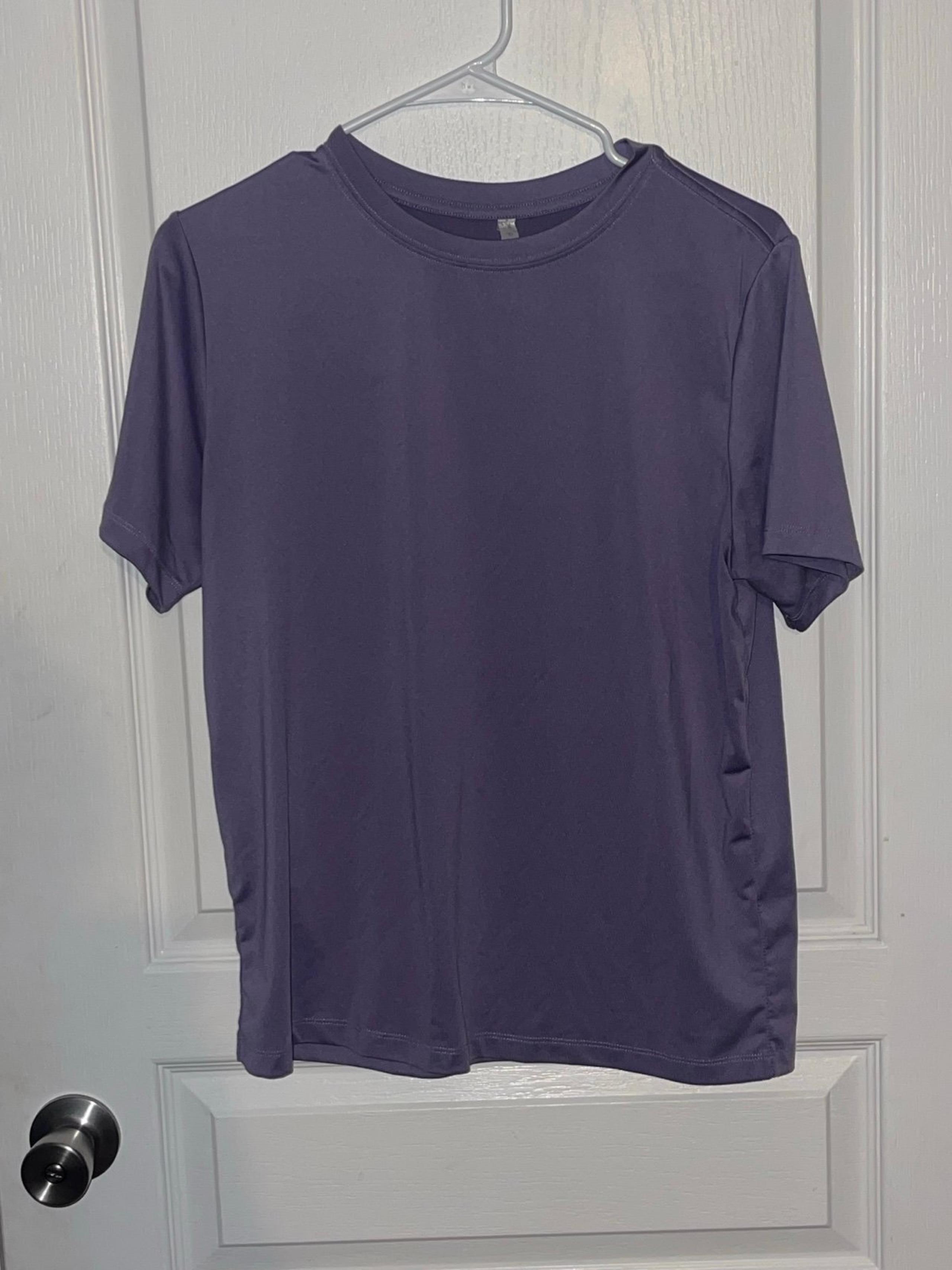 Fabletics Women’s Athletic Shirt Medium Used