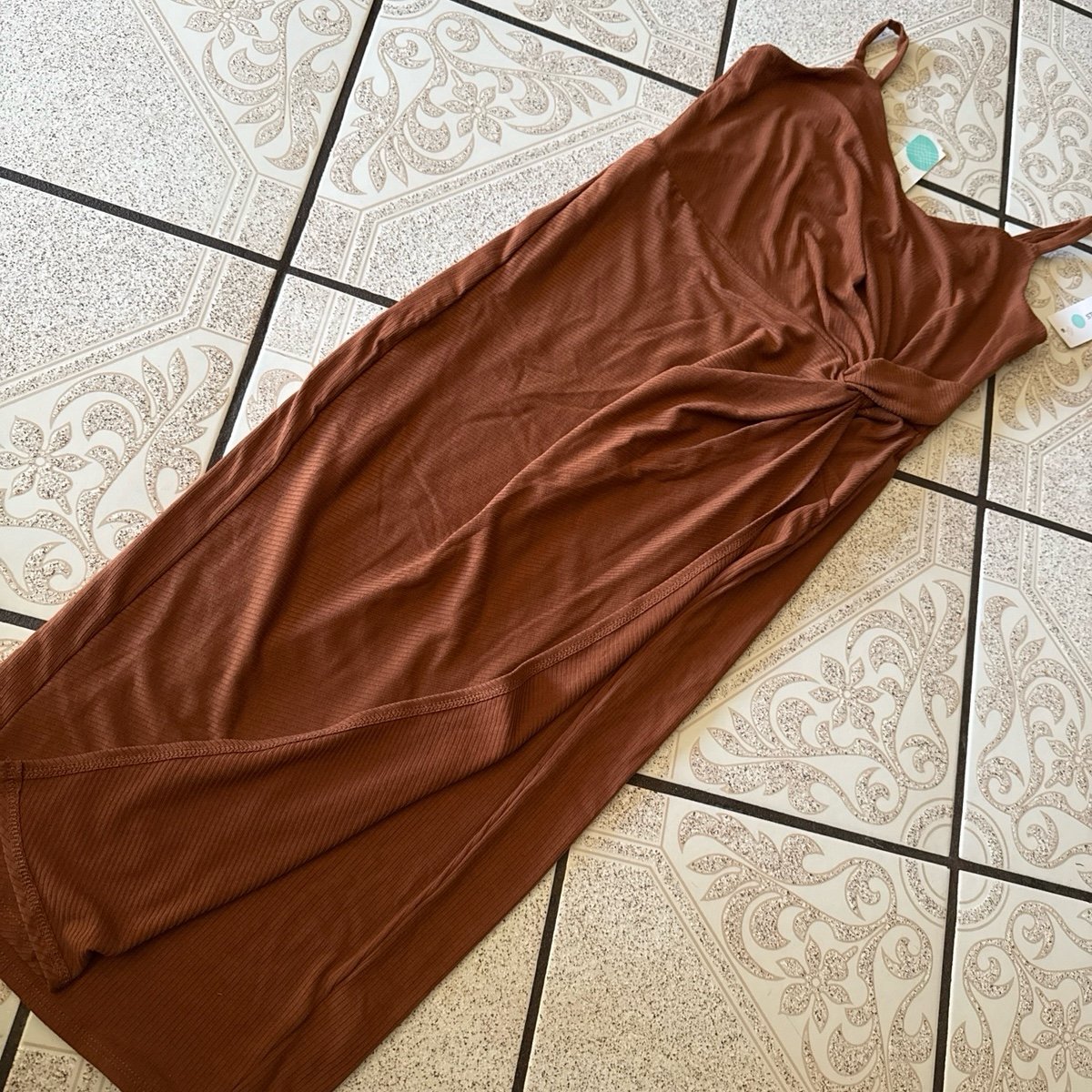 NINE BRITTON Vivienne Knit Midi Dress size Medium in Brown