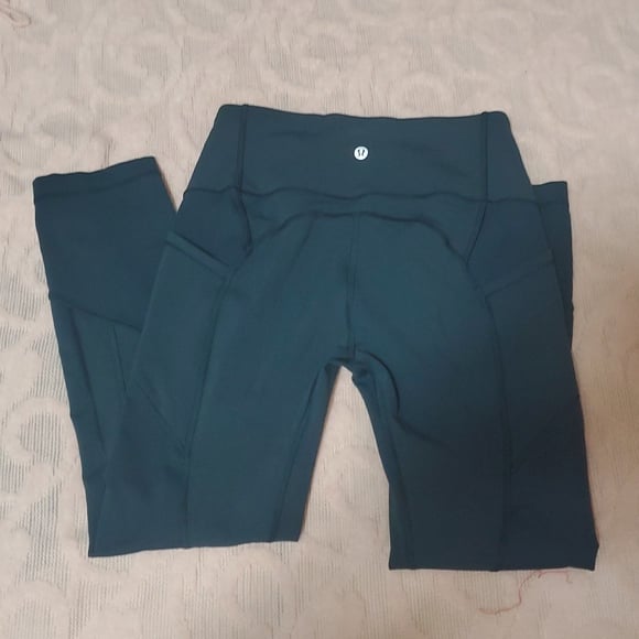 Lululemon all the right places crop II 23”size 6