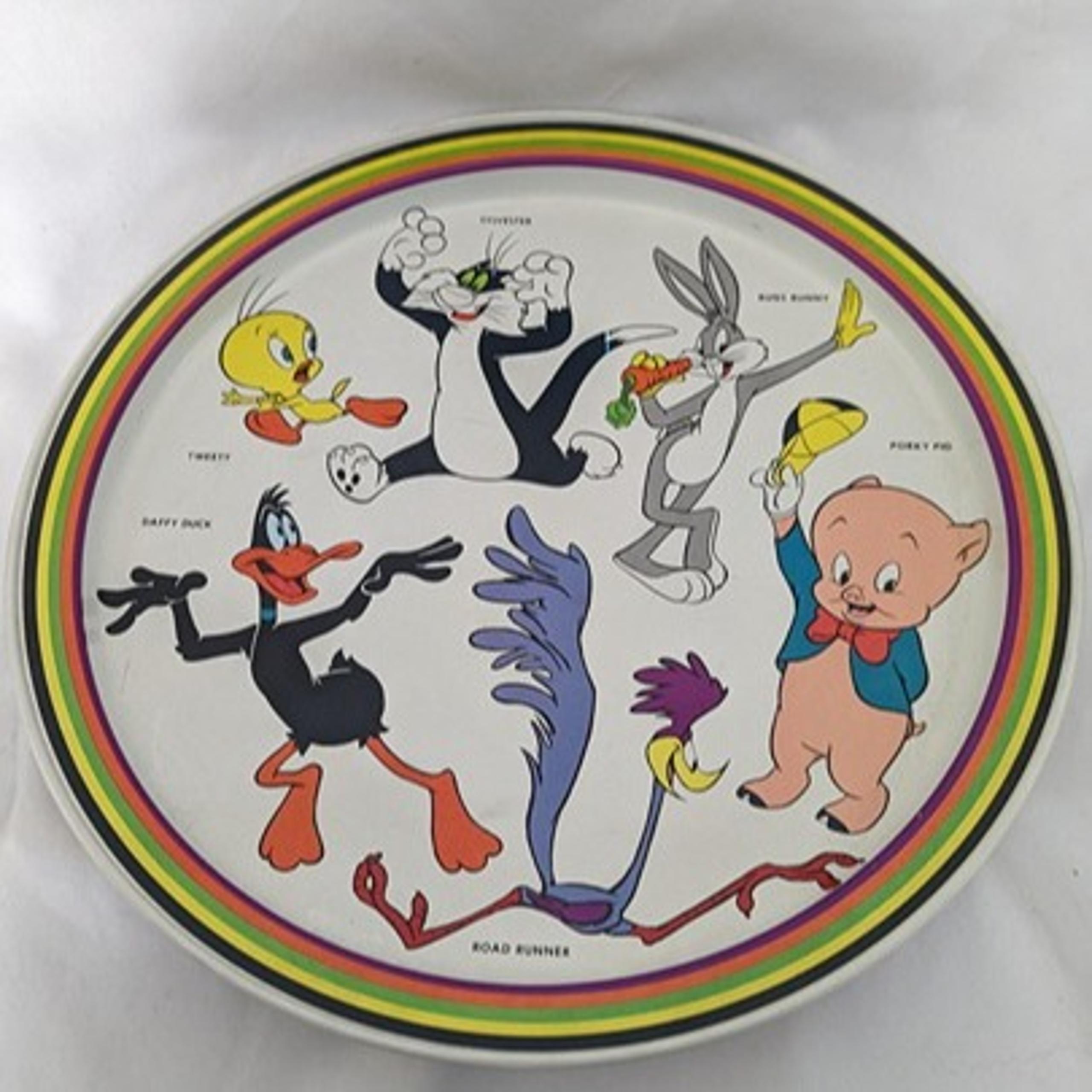 Vintage 1974 Looney Tunes Tin Platter Plate Tray Warner Brothers 11 1/2 inches