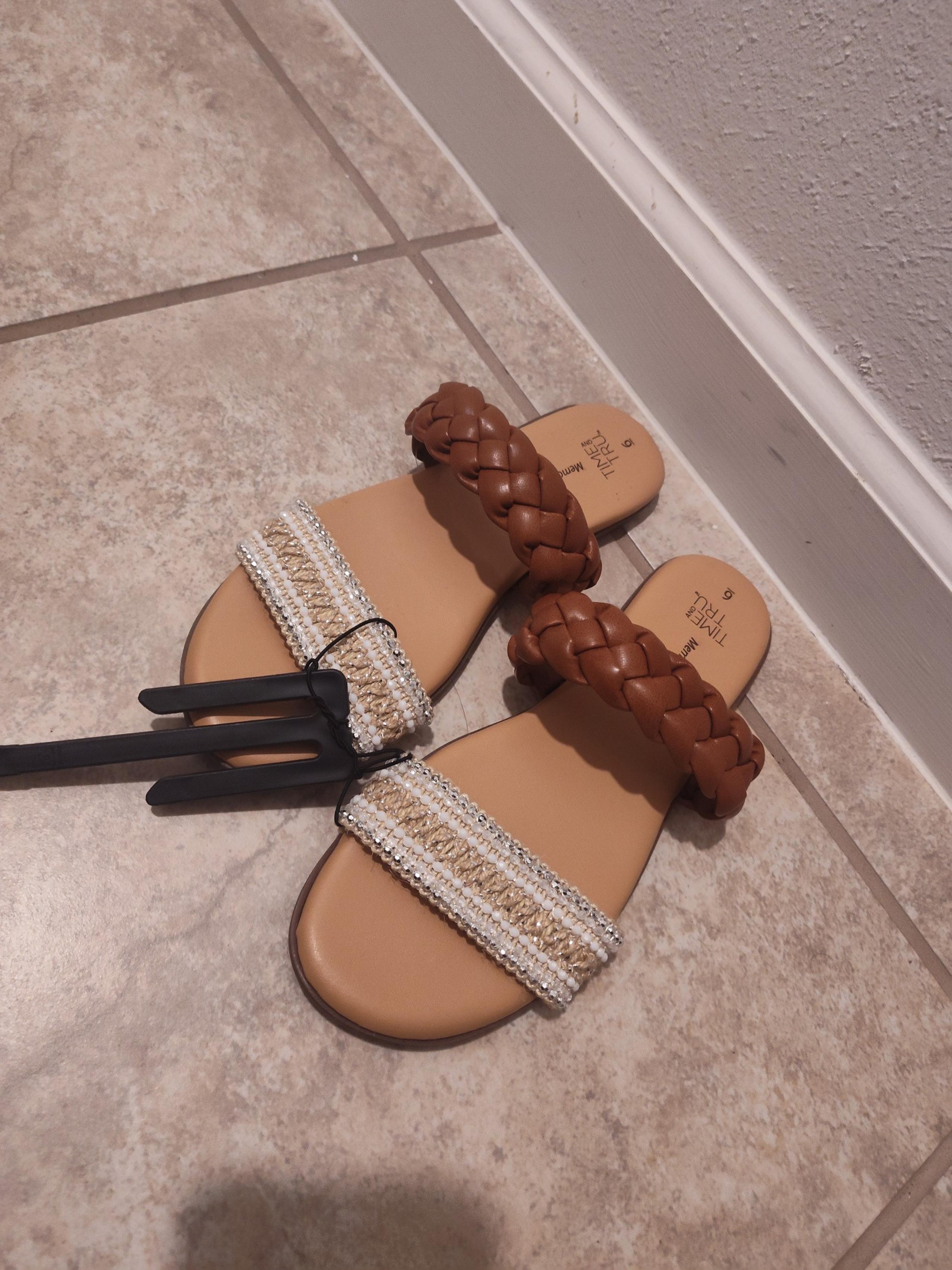 BNWT Time and Tru Sandal