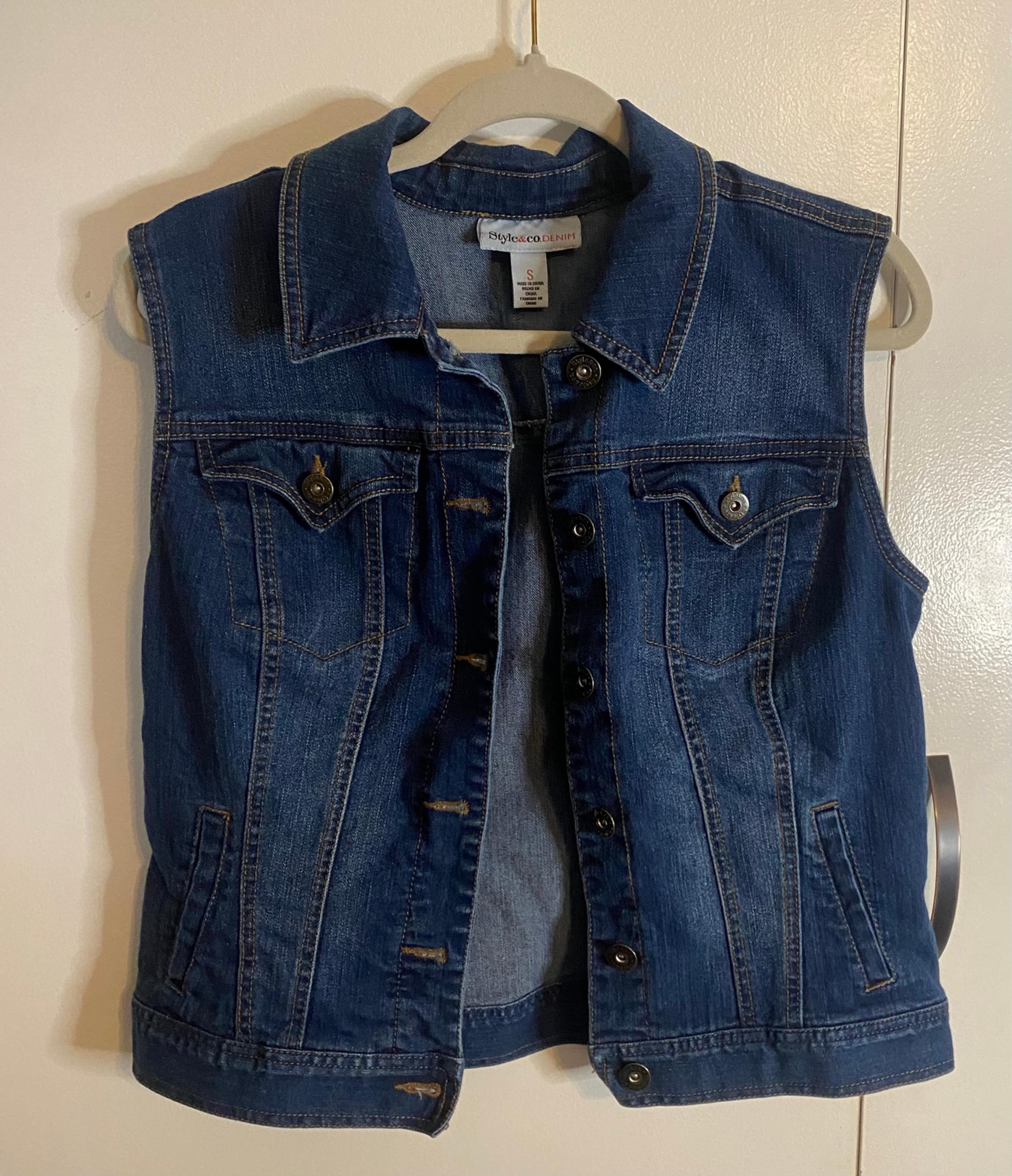 Women’s Style & Co Denim Vest. Size Small
