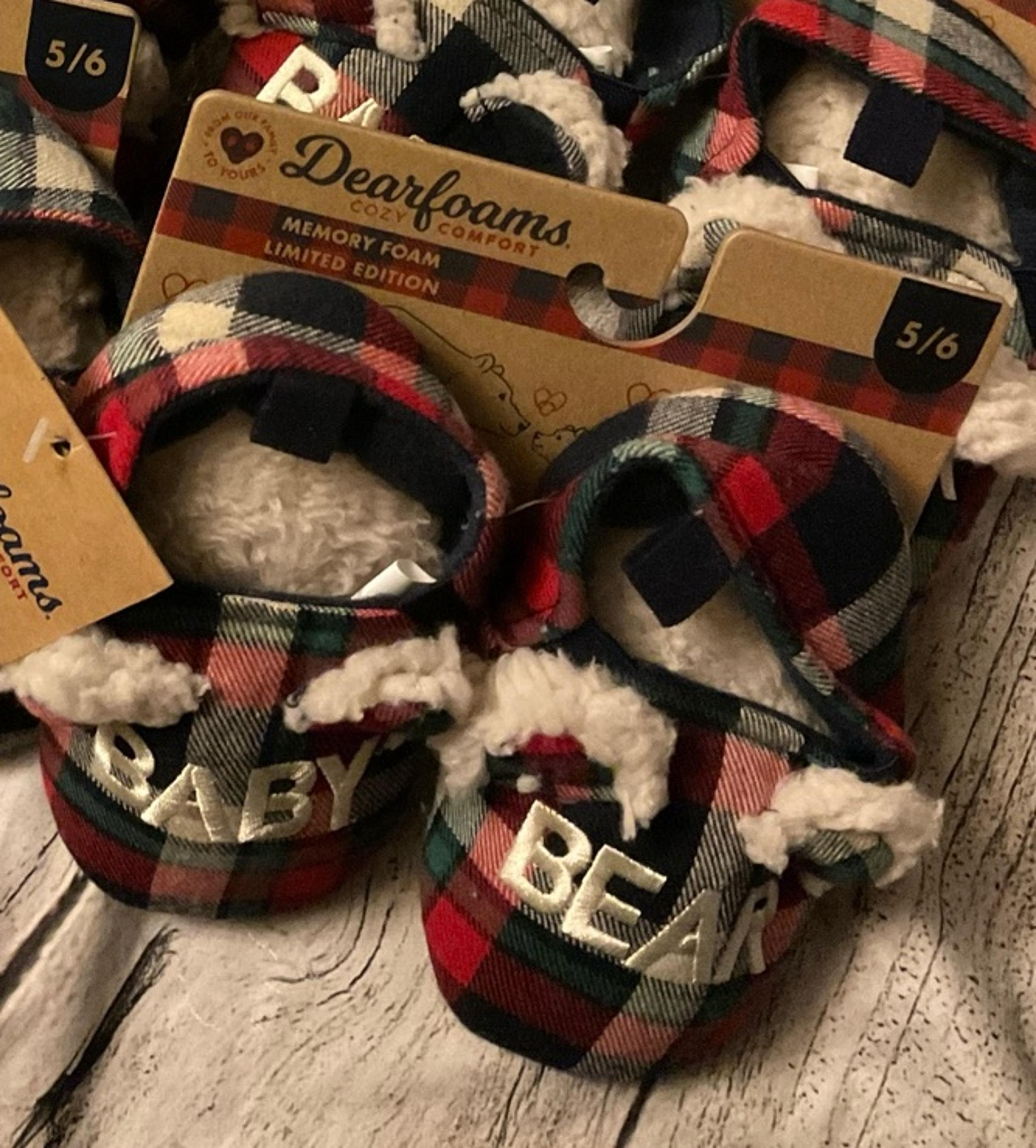 Baby slippers 5/6 baby bear dearforms new