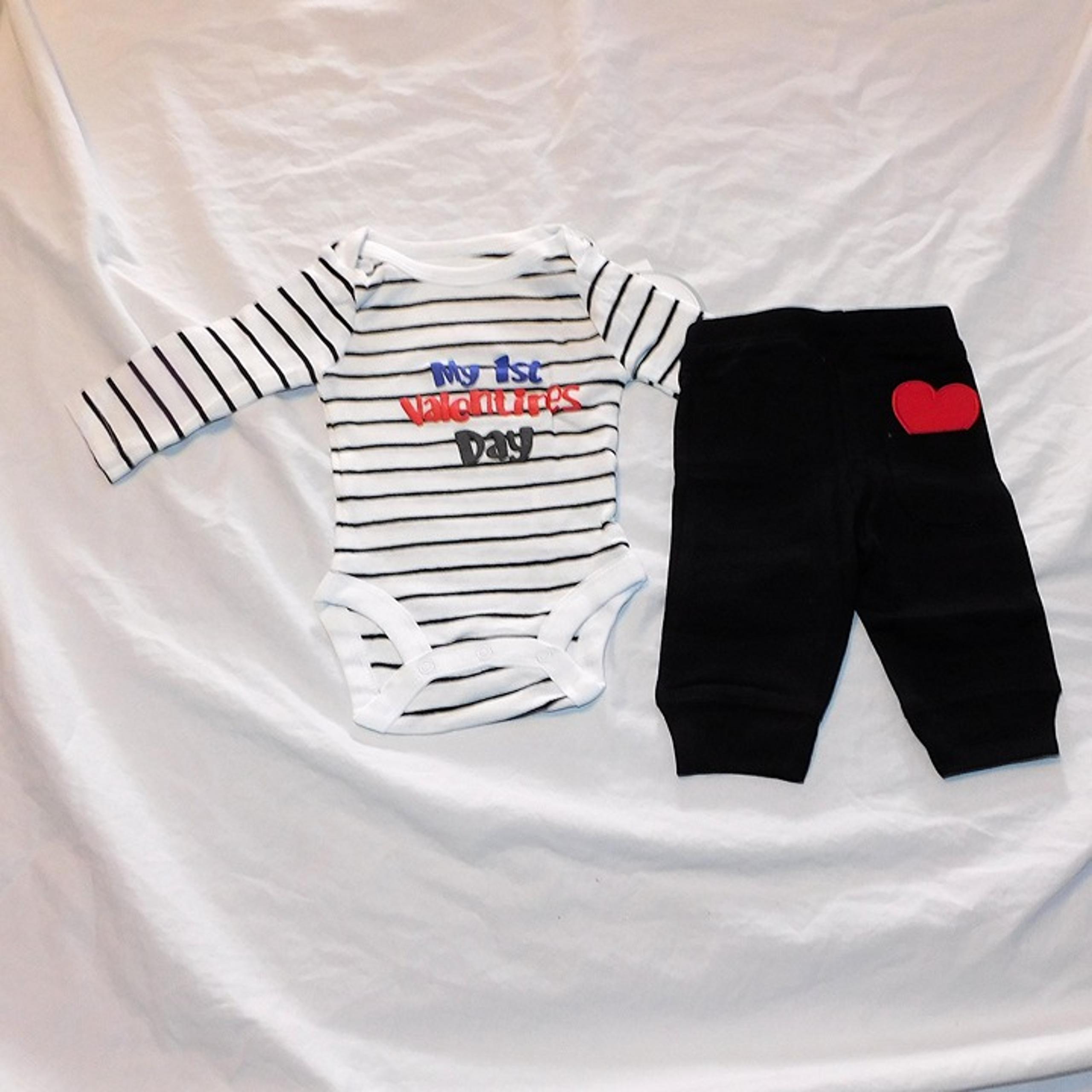 Baby First Valentines Day 3-6 Months Outfit 2pce Pants Heart Unisex NEW LAST ONE