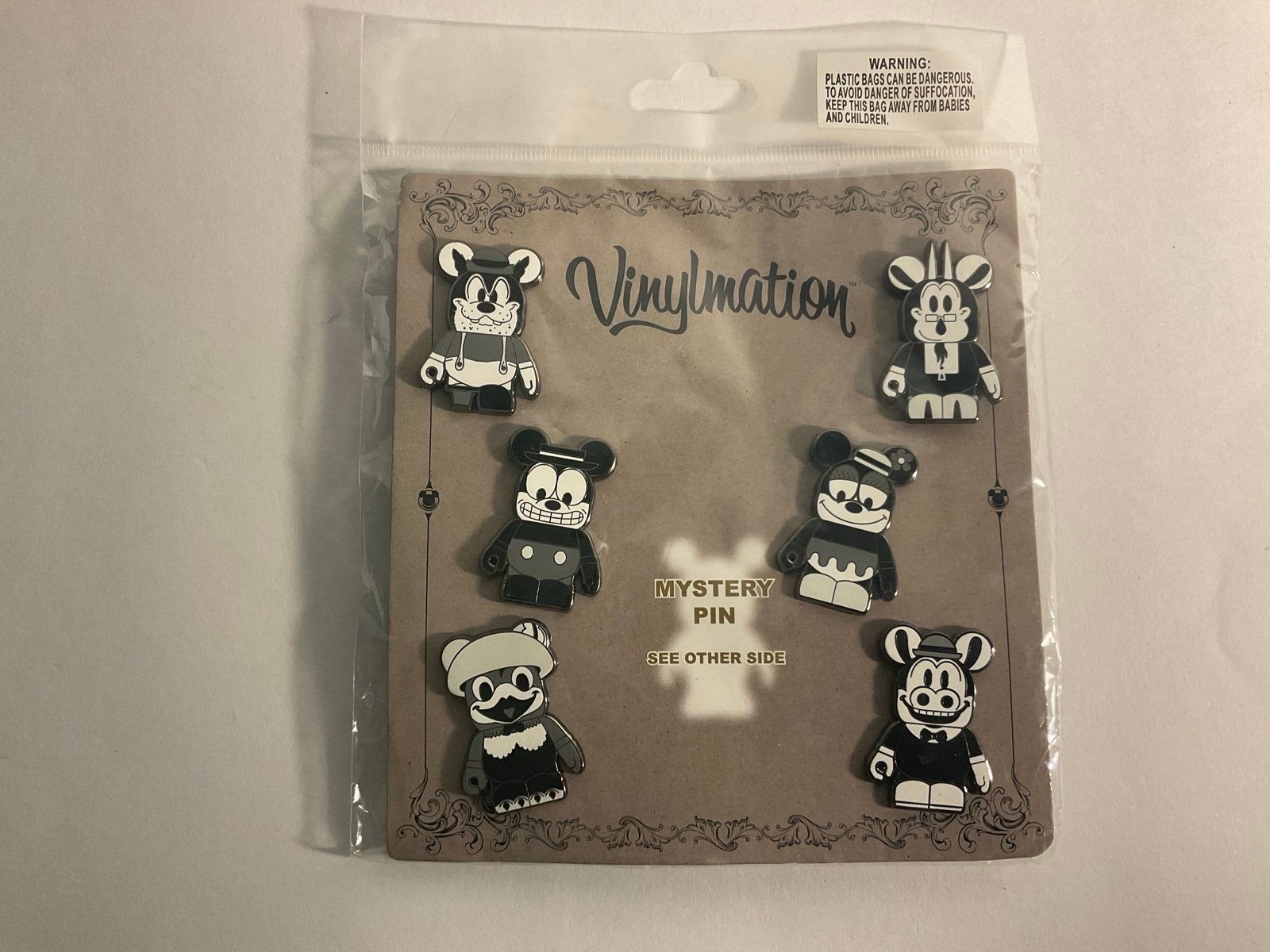 Sealed- 2013 Disney Parks Vinylmation Collectors 6Pin+ 1 Mystery Pin Set