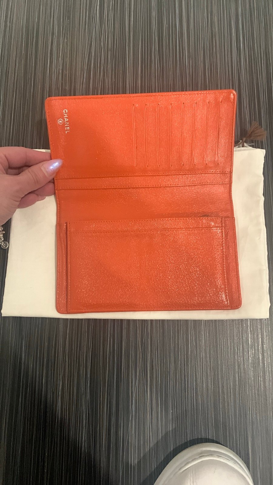 即完_関税不要_圧巻のオレンジ_CHANEL_フラグメント_財布_カード m40164207491_2.jpg