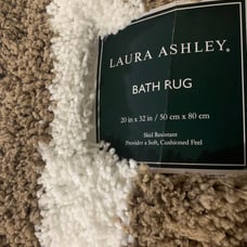 Laura Ashley bath rug, nwt