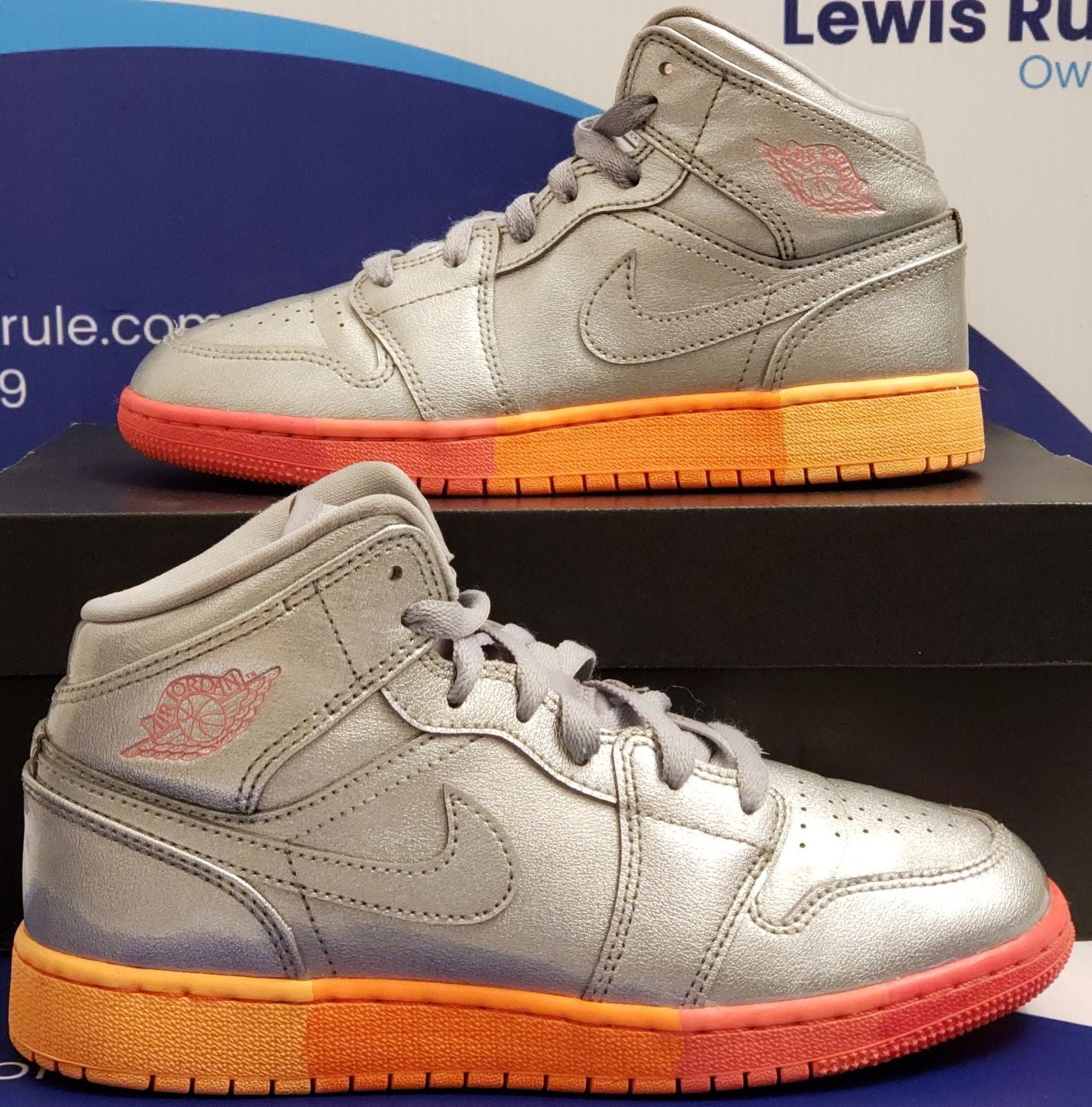Air Jordan 1 Mid Sunrise Kids Size 4.5y