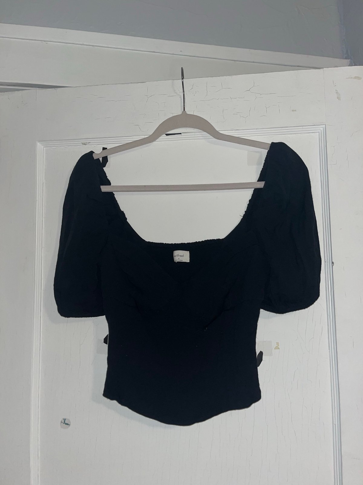 Aritzia Wilfred Puff Sleeve top