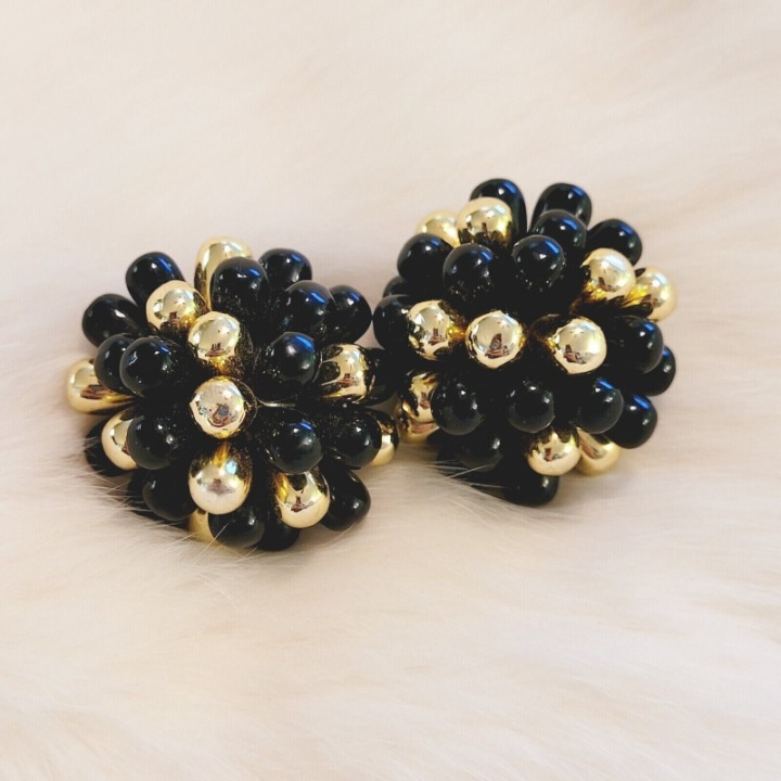 we take customers as our god Gold Black Vintage Cluster 9490 Metal Tone Gold On Clip Earrings Bead Vintage & collectibles we take customers as our god Gold Black Vintage Cluster 9490 Metal Tone Gold On Clip Earrings Bead Vintage & collectibles