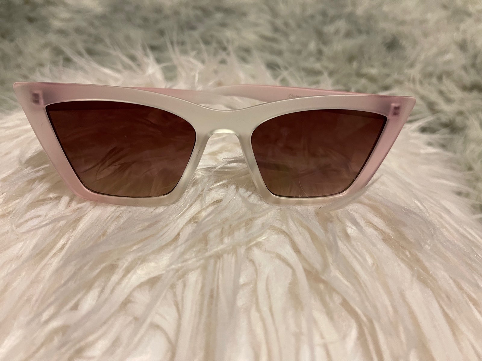 Clear pink, whte glasses
