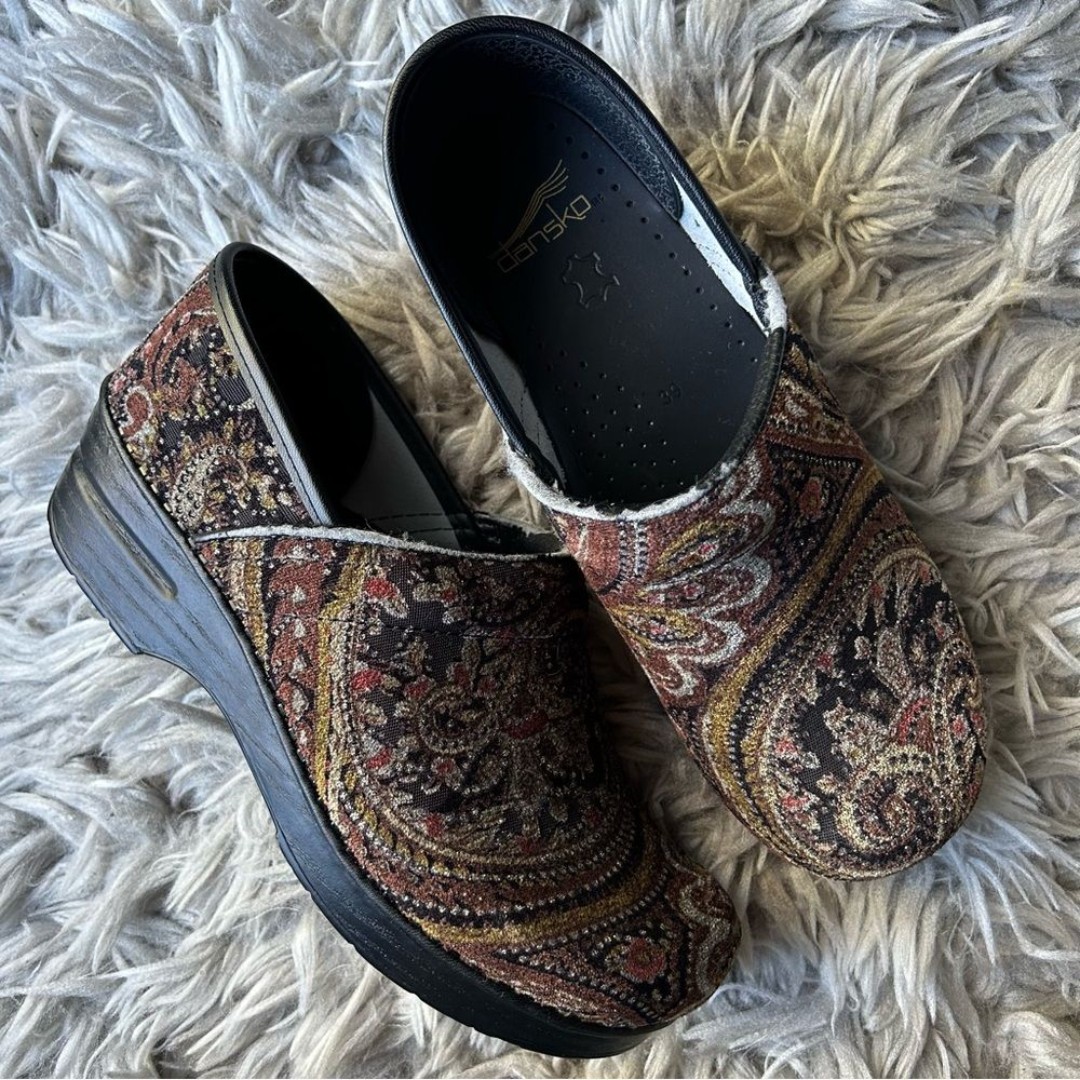 Dansko paisley velvet tapestry clogs women’s shoe EU 39 US size 8.5 - 9