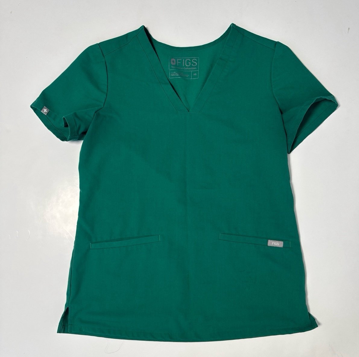 FIGS Casma Three Pocket Scrub Top