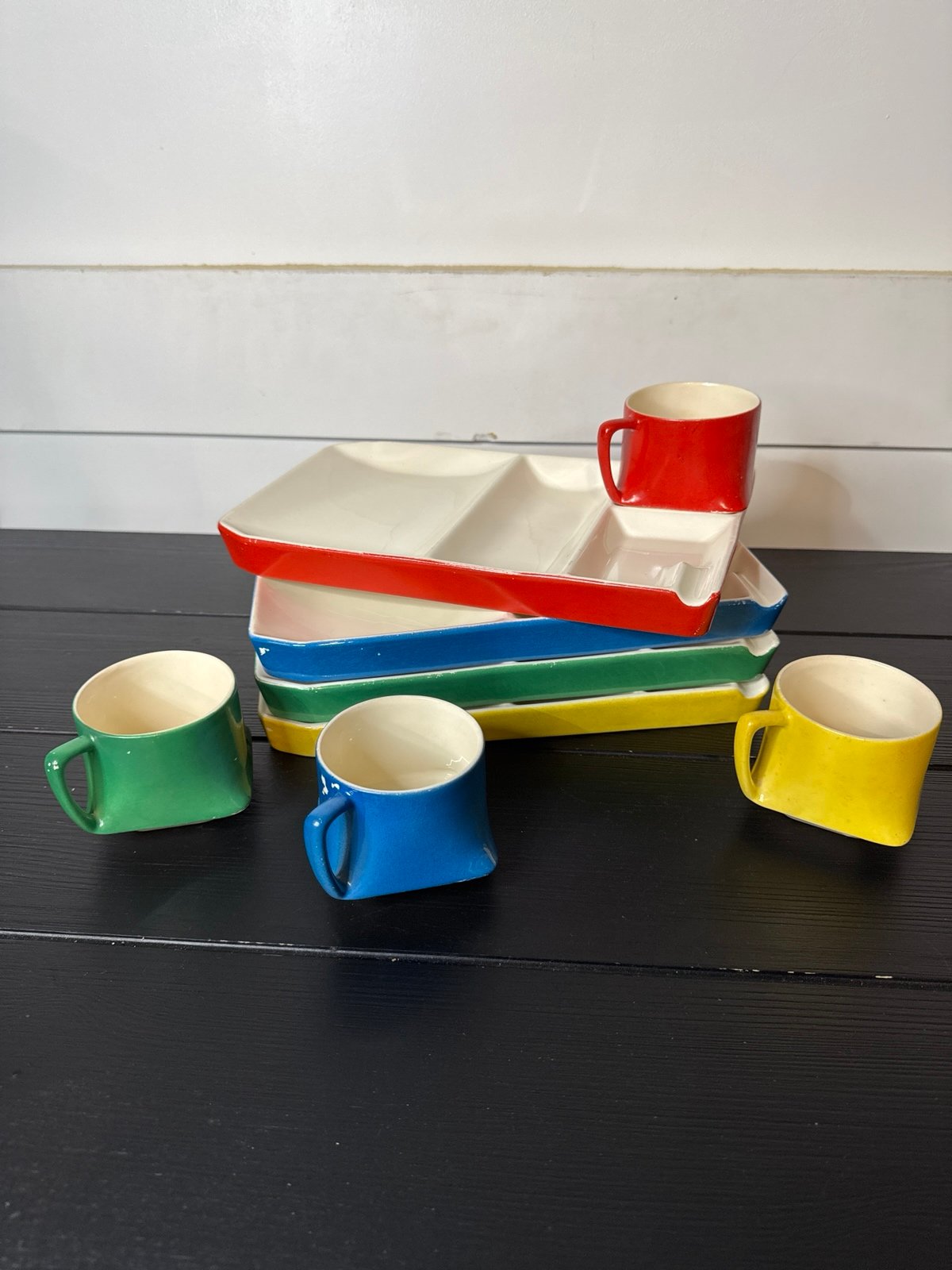 Vintage Porcelian Set Of 4 Primary Colors Snack Set 1950’s-60’s Dishes/ Cards