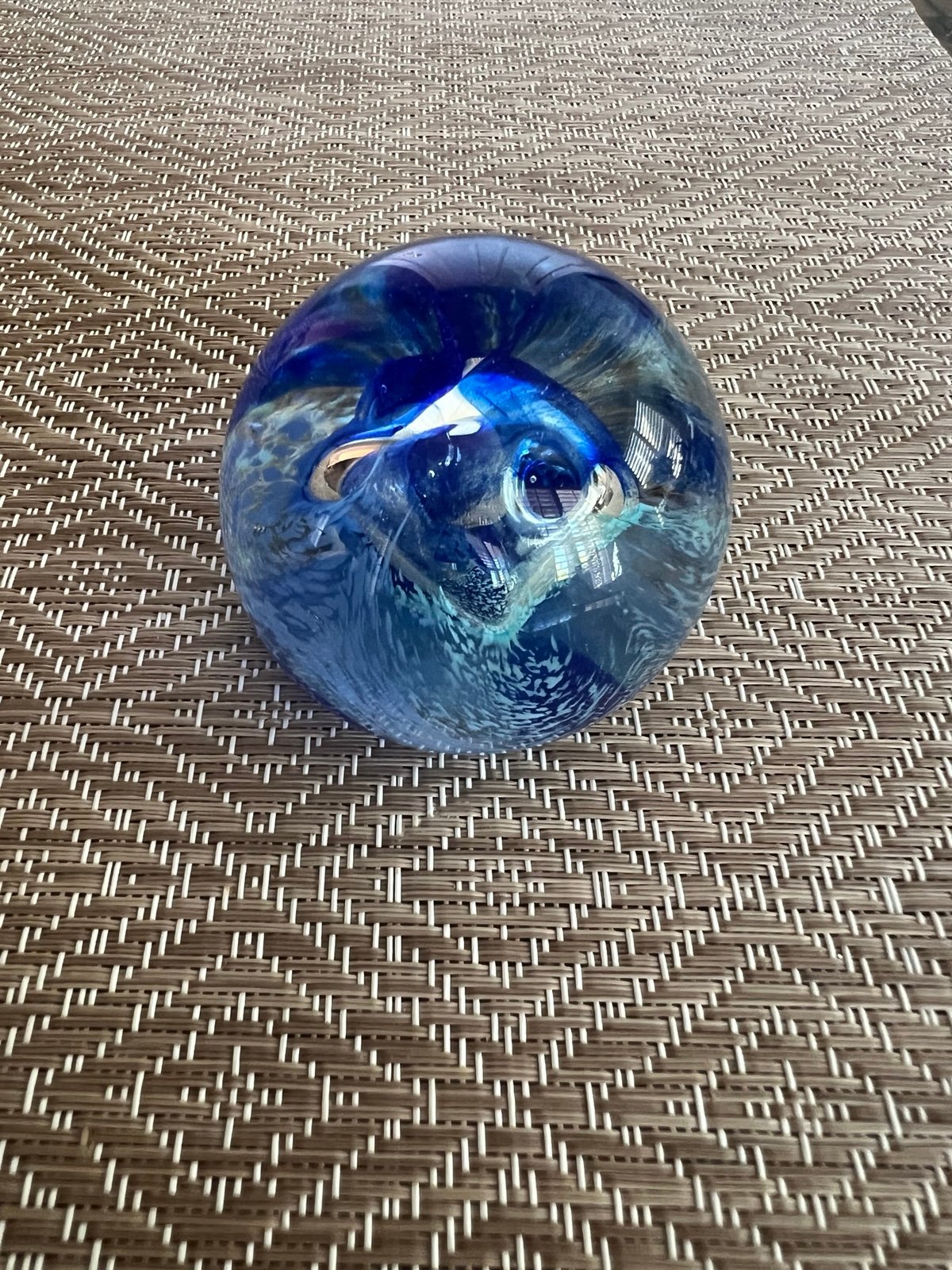 Vintage Signed Caithness Moon
Crystal Paperweight Scotland
Excellent Condition