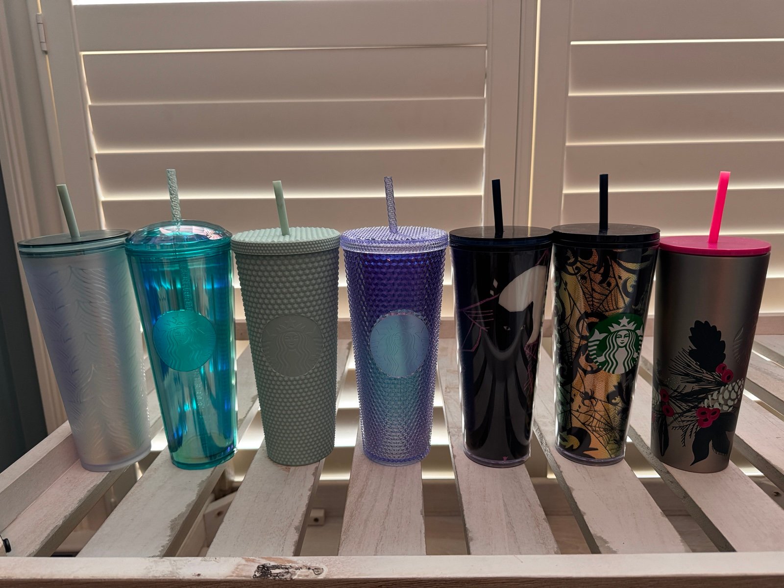 Lot of 7 Starbucks Tumblers 24 Oz