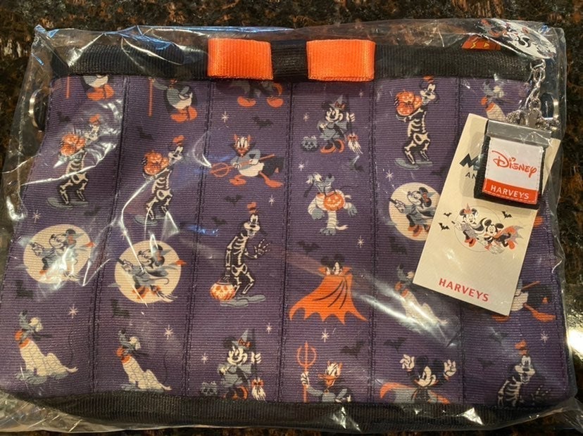 New Harveys Halloween Disney Mickey Mouse Goofy Donald Clutch