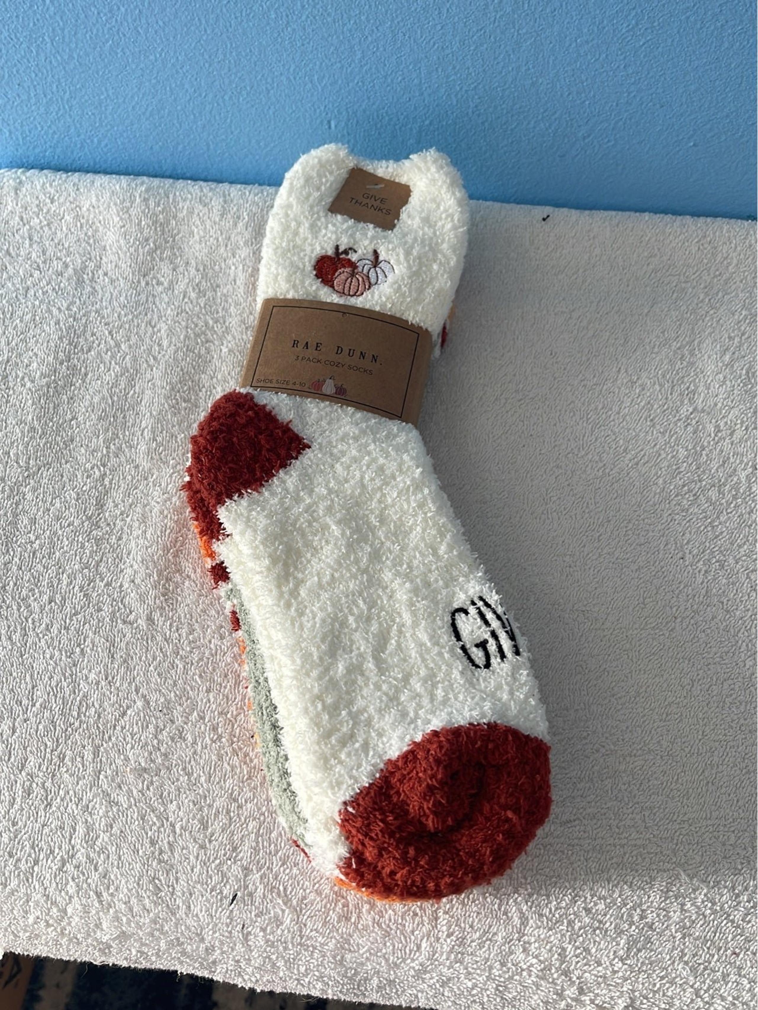 Rae Dunn  give thanks 3 pack  ladies socks