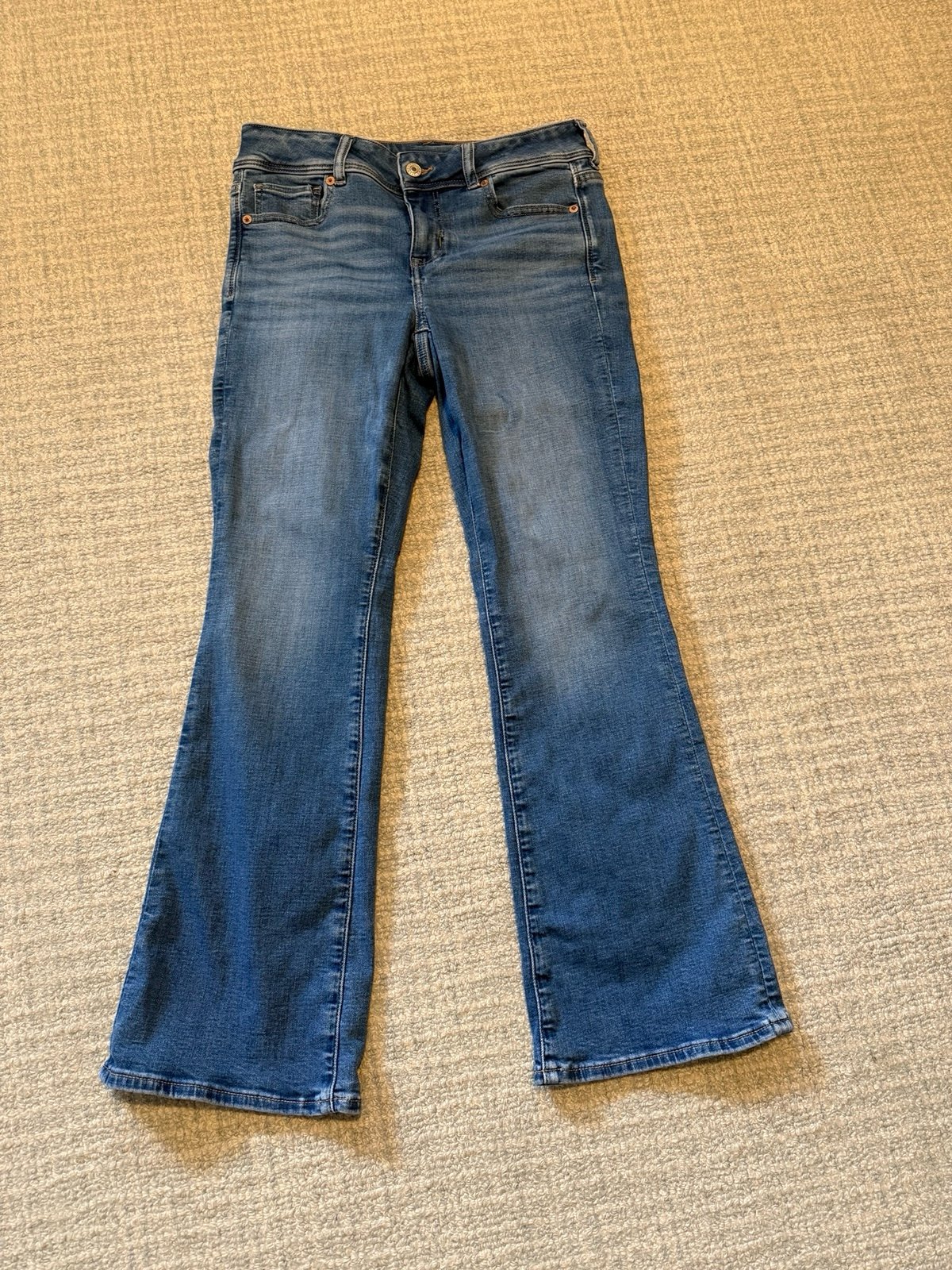 NWOT- American Eagle Women's Kick Boot Jeans- Medium Bright Indigo-Size 4 XShort