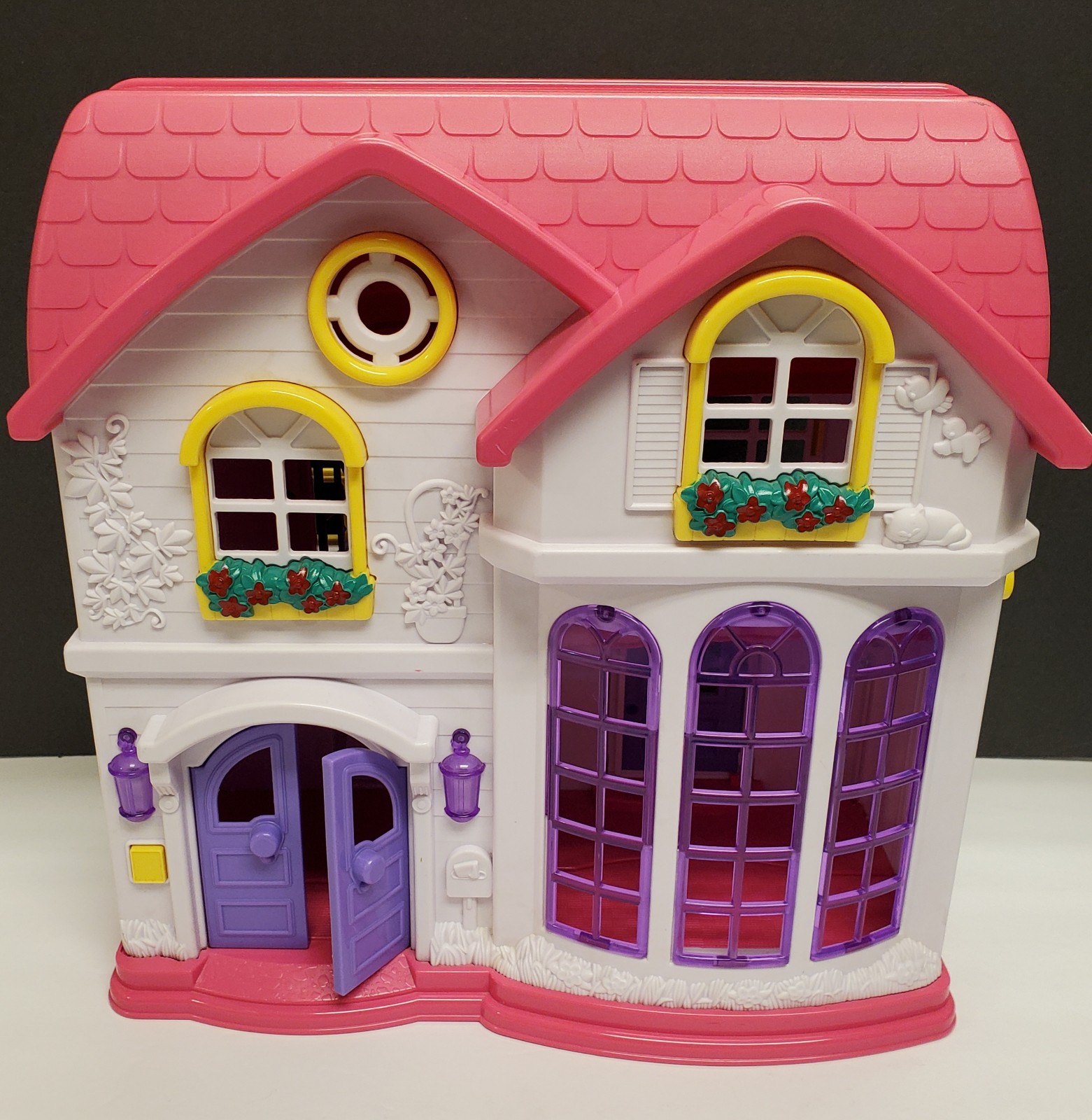 Redbox Deluxe Doll House, Easy Fold. Light up Doorbell & Chimes - Working