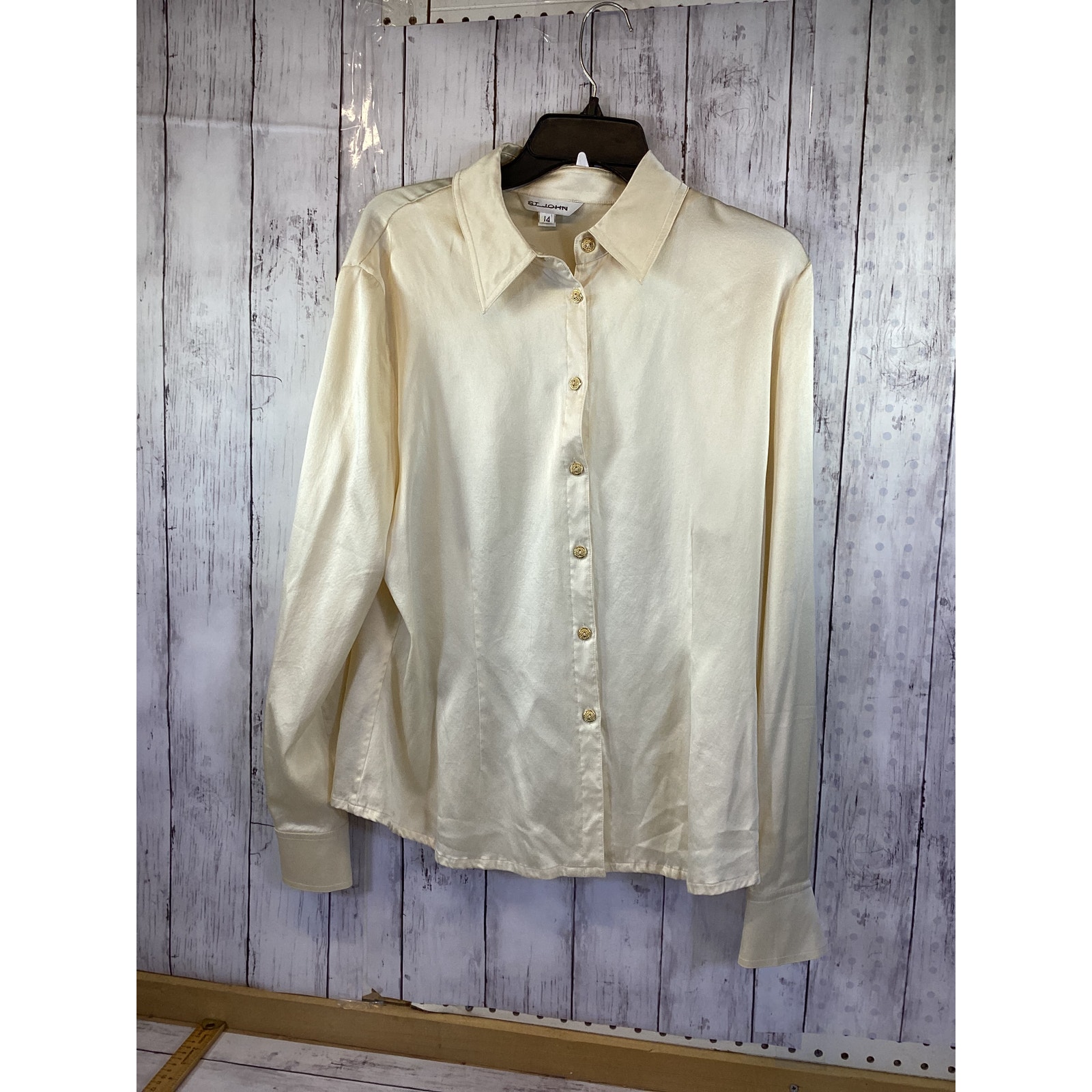 St. John's Women's Ivory Button Up Long Sleeve Curved Hem Blouse Silk/Spandex 14