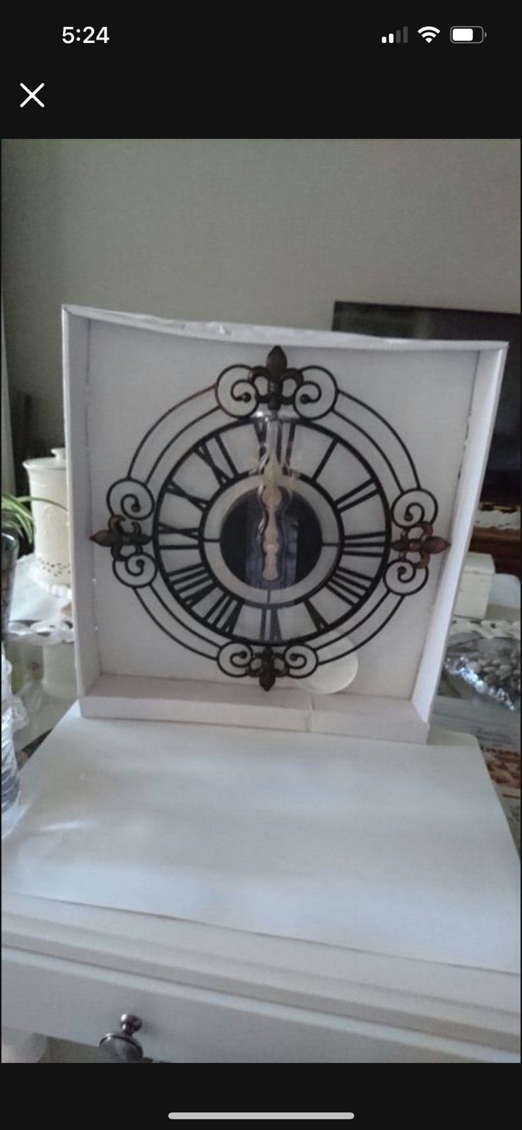 Vintage metal Wall clock fleur de lis new