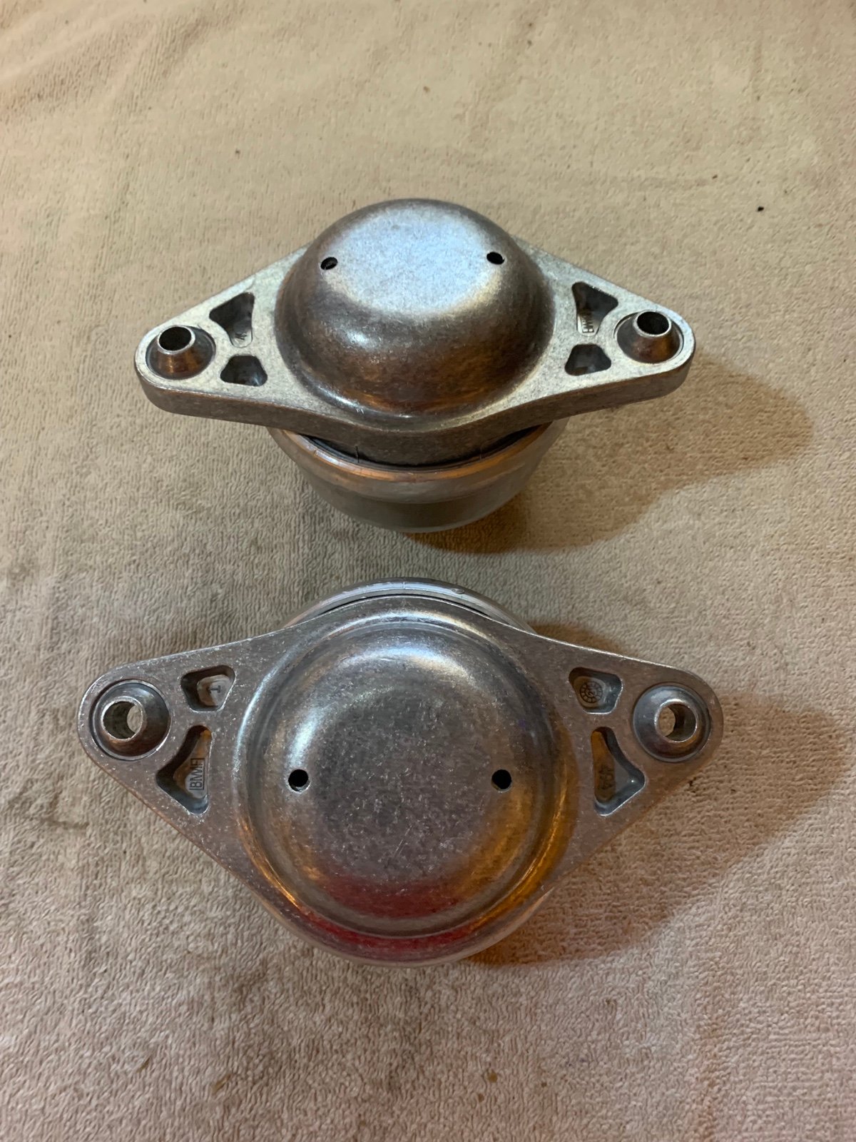 Engine Motor Mount Pair Mercedes Benz 2 mounts HD 4matic 2211917 Open box