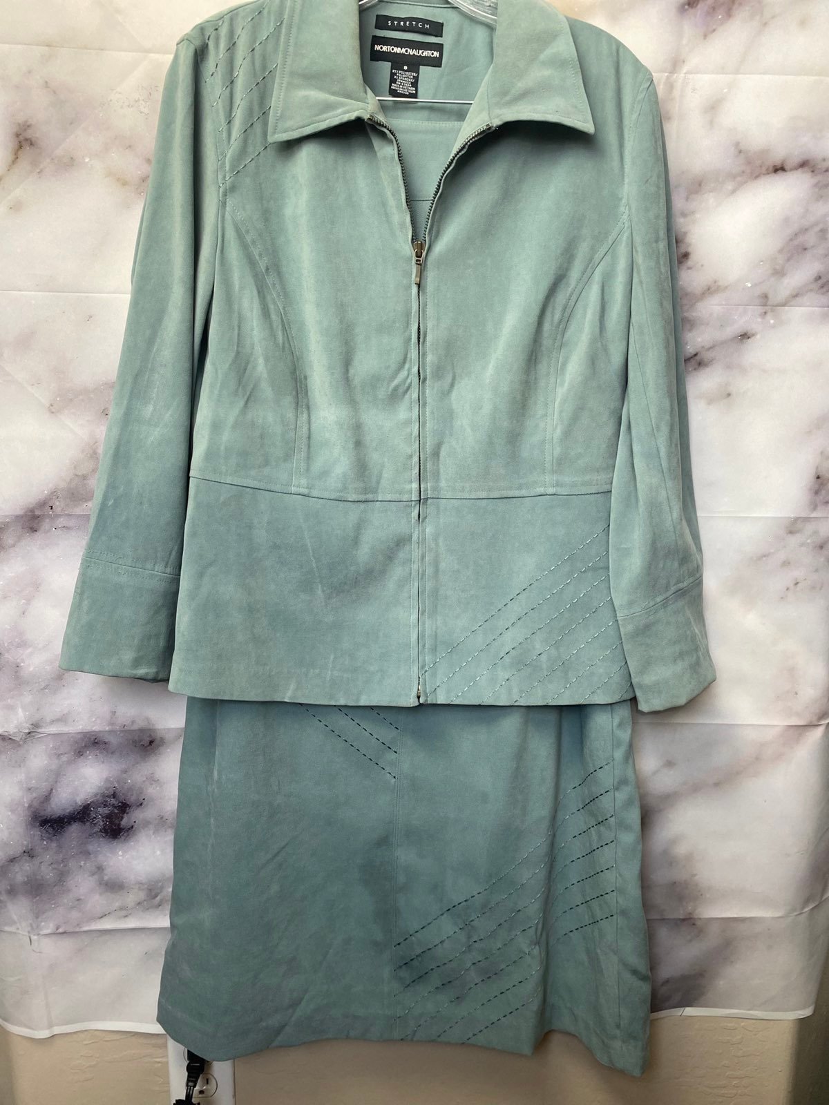 Nortan :cnaughton womens viintage skirt suit