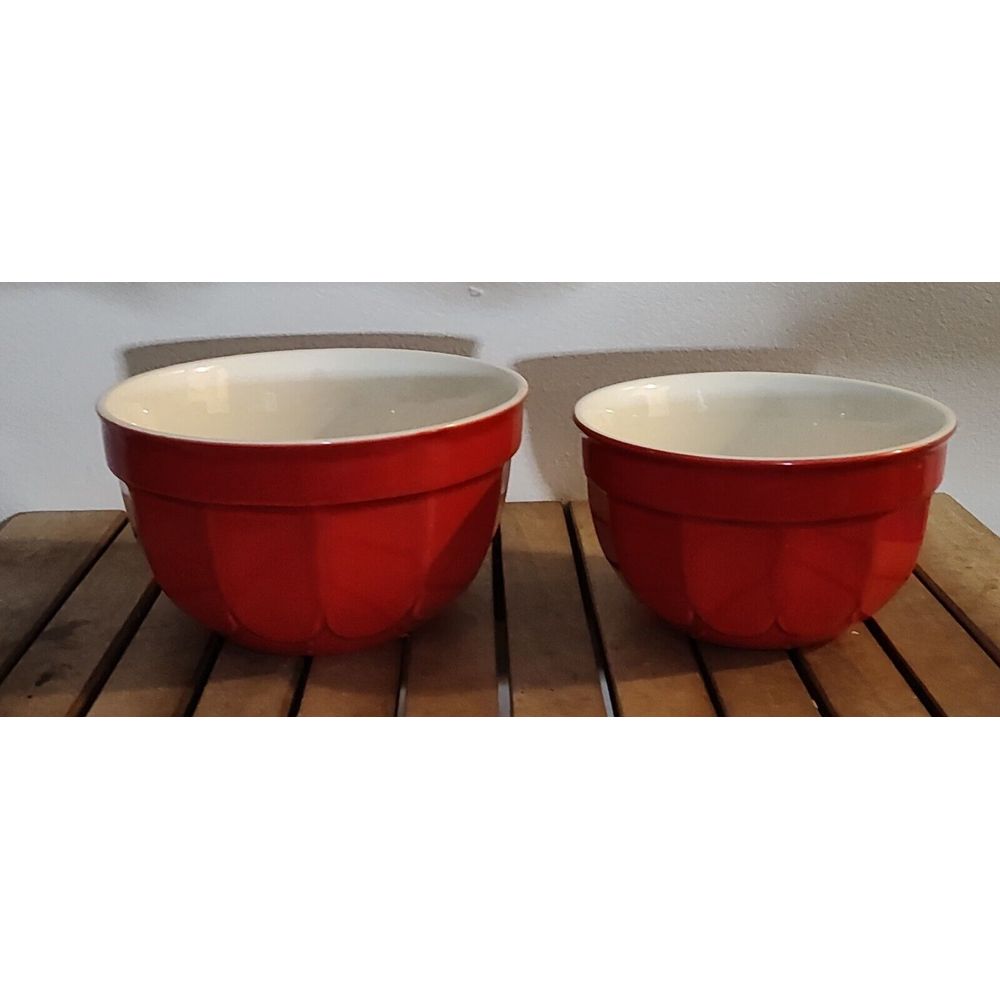 COLOR CAST STONEWARE SET OF (2) Red SERVING/MIXING BOWLS 8 X4.5 & 7 X4
