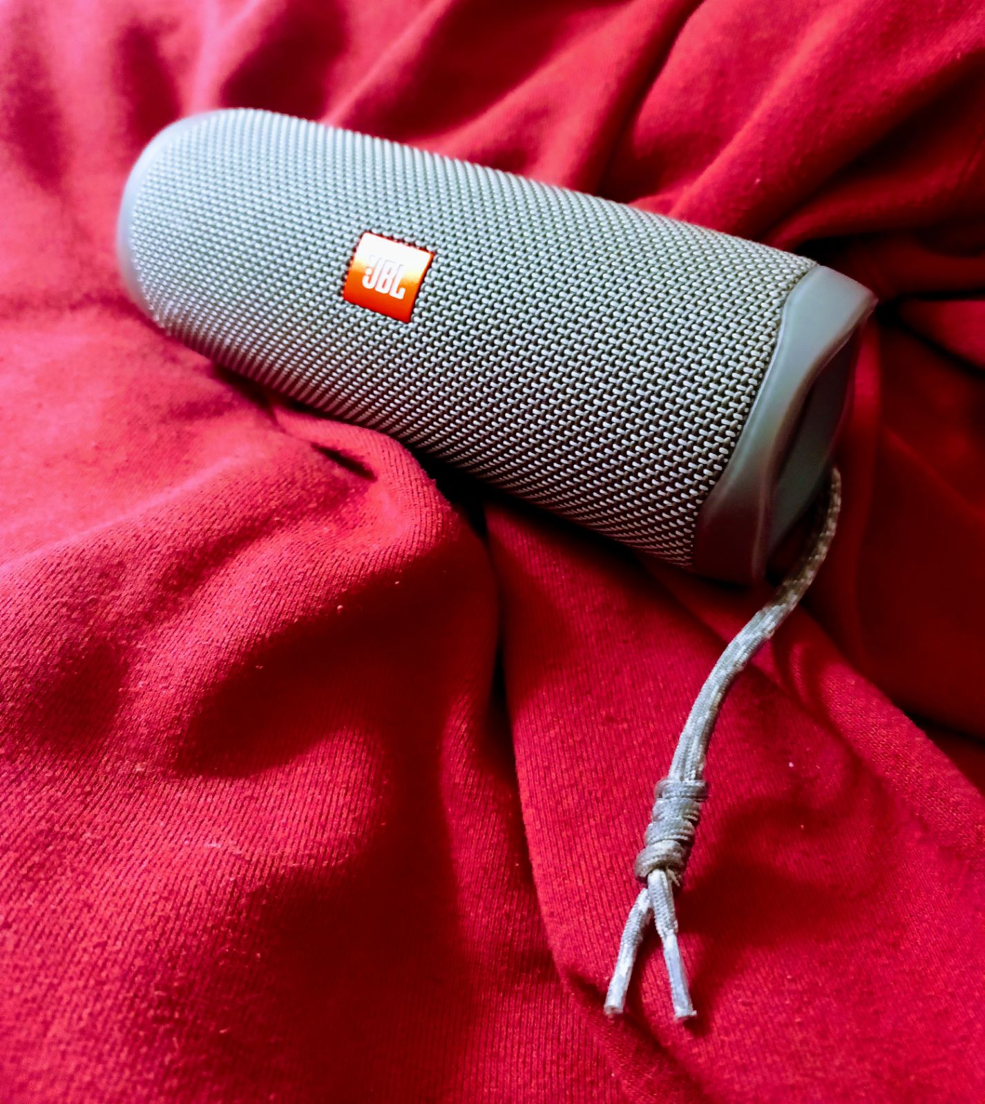 JBL Flip 5 Bluetooth Speaker