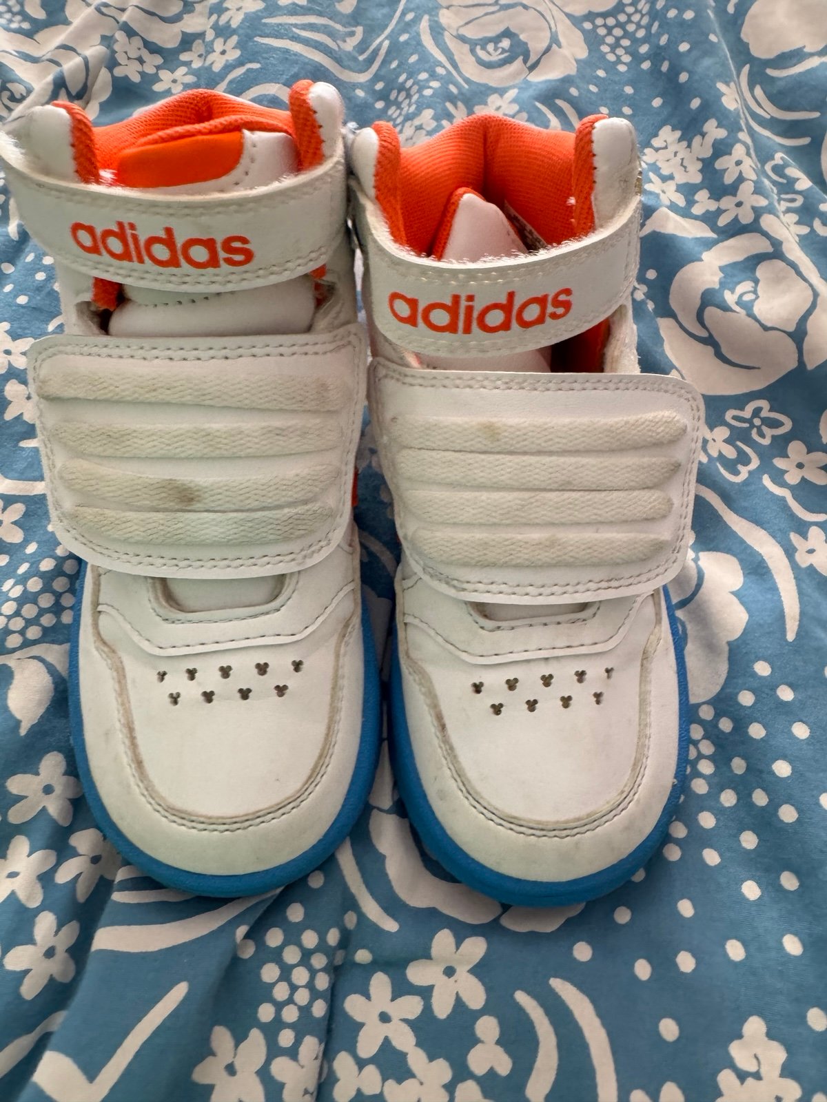 Adidas Mickey Disney size 9