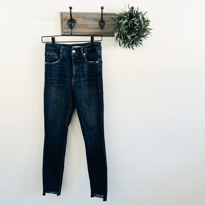 Good American Dark High Rise Skinny Step Hem Jeans 2/26