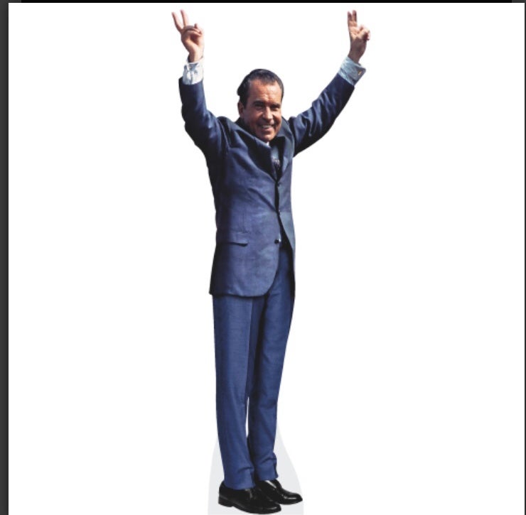 RICHARD NIXON V SIGN PEACE HANDS LIFE SIZE CARDBOARD CUTOUT FREE SHIPPING!!!